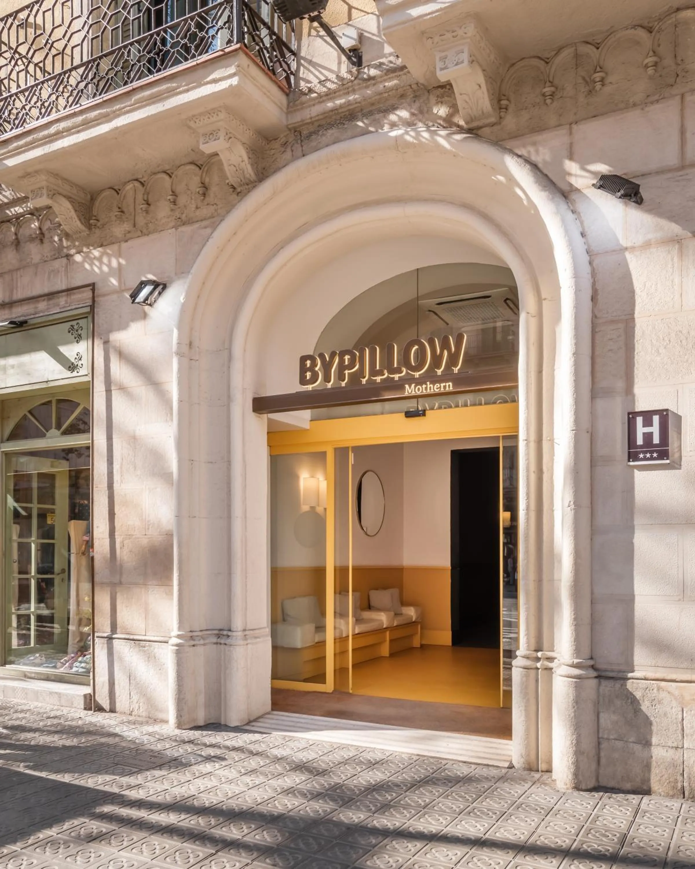 Property building in BYPILLOW Mothern