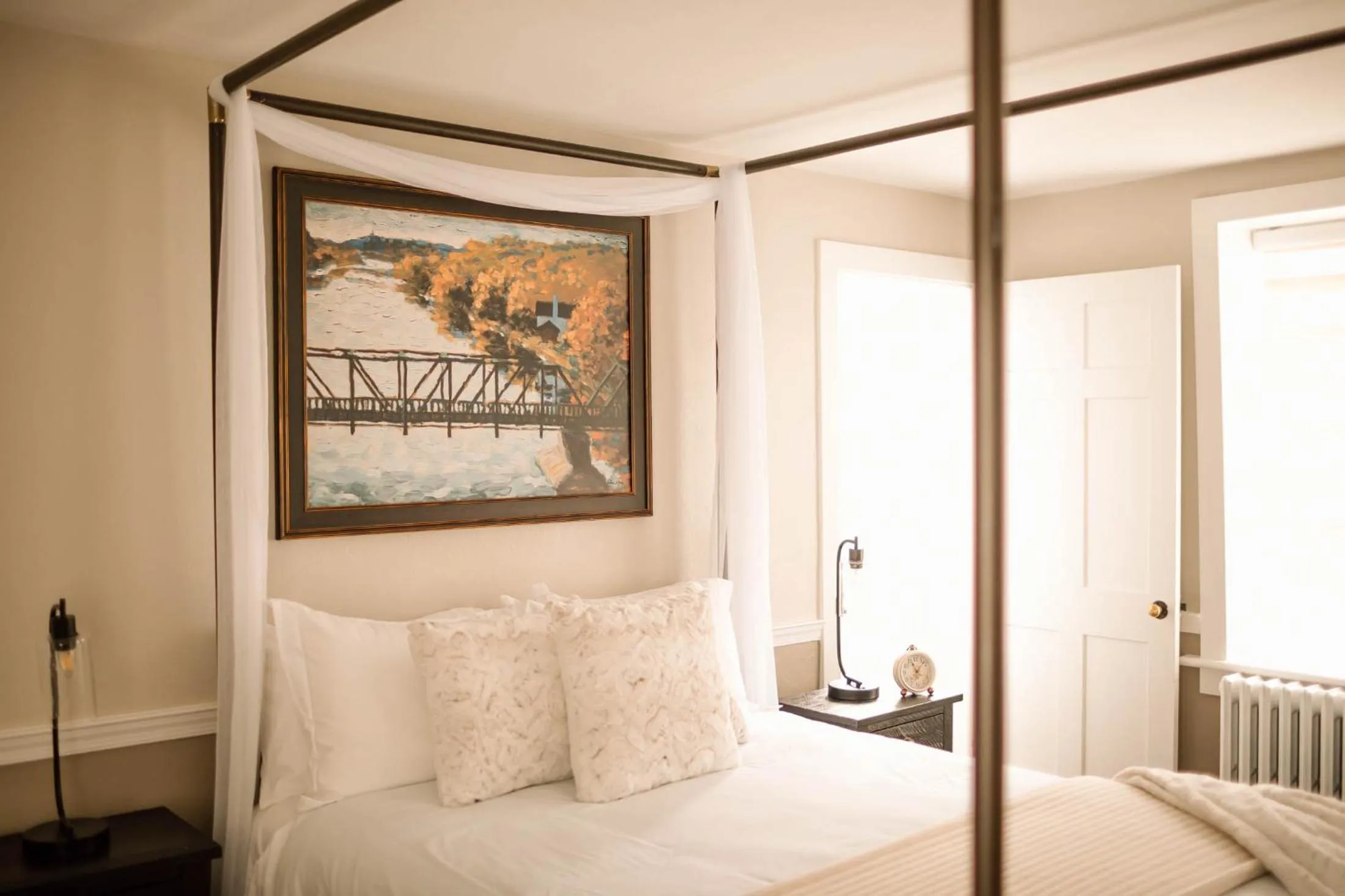 Bed in Chimney Hill Estate Inn