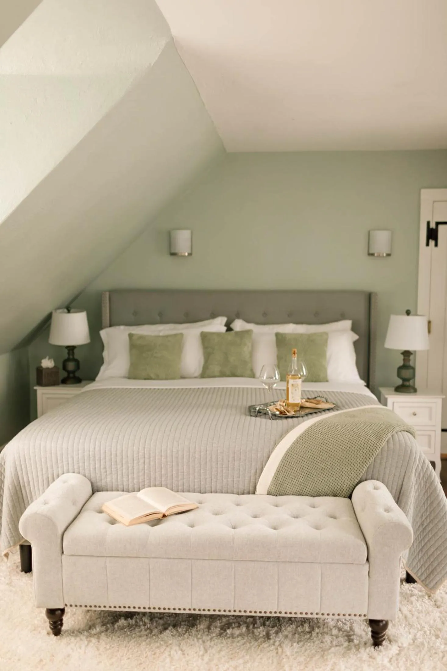 Bed in Chimney Hill Estate Inn