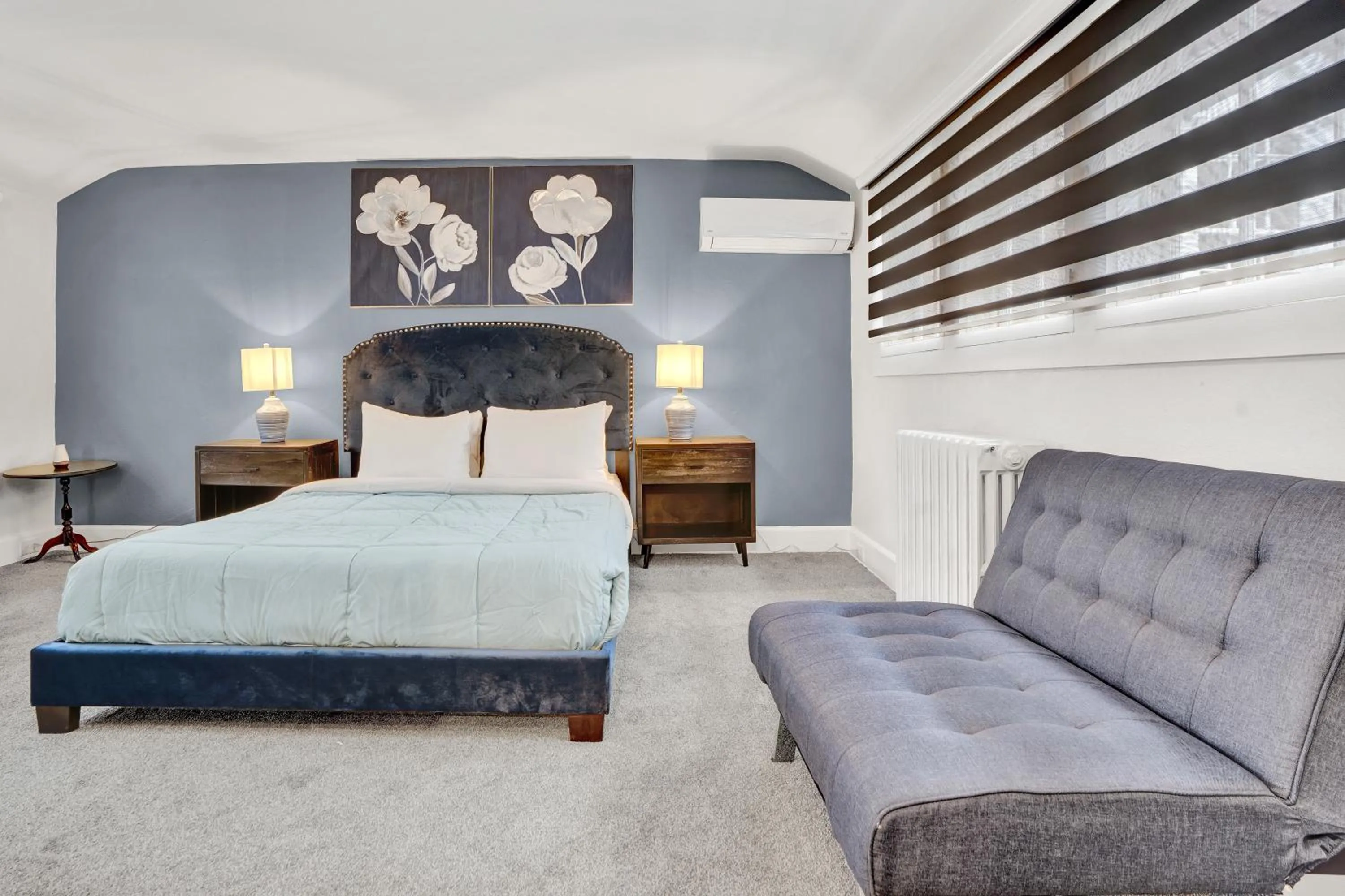 Bed in Chimney Hill Estate Inn