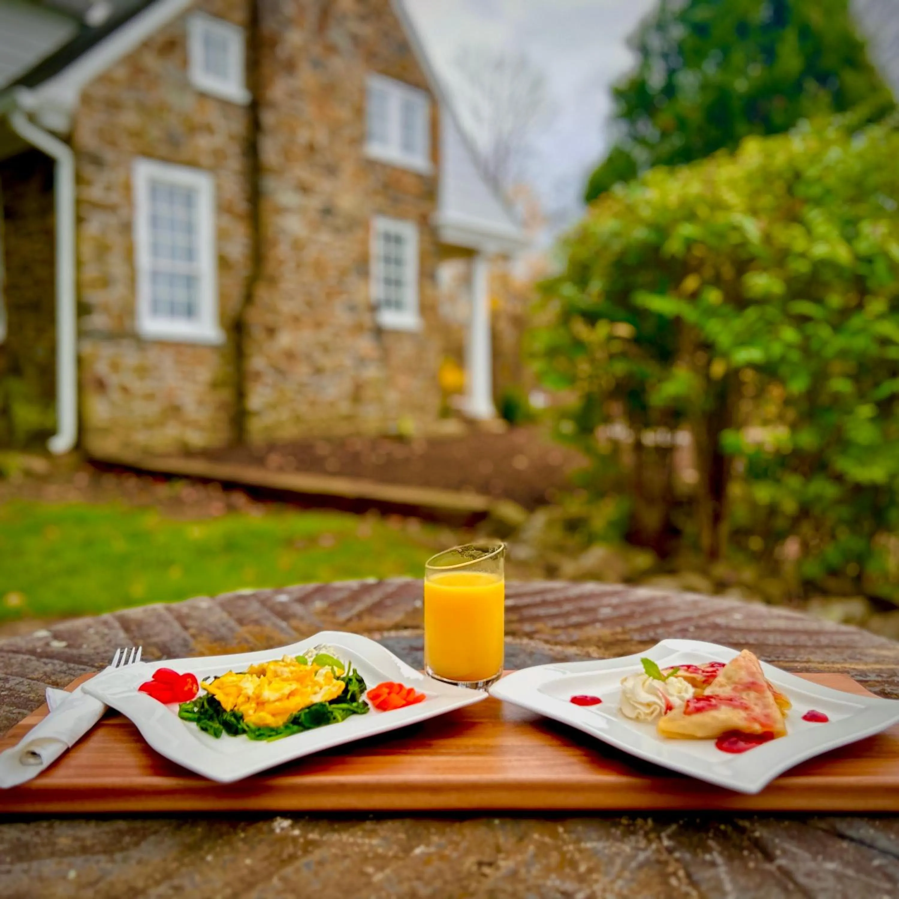 Food and drinks in Chimney Hill Estate Inn