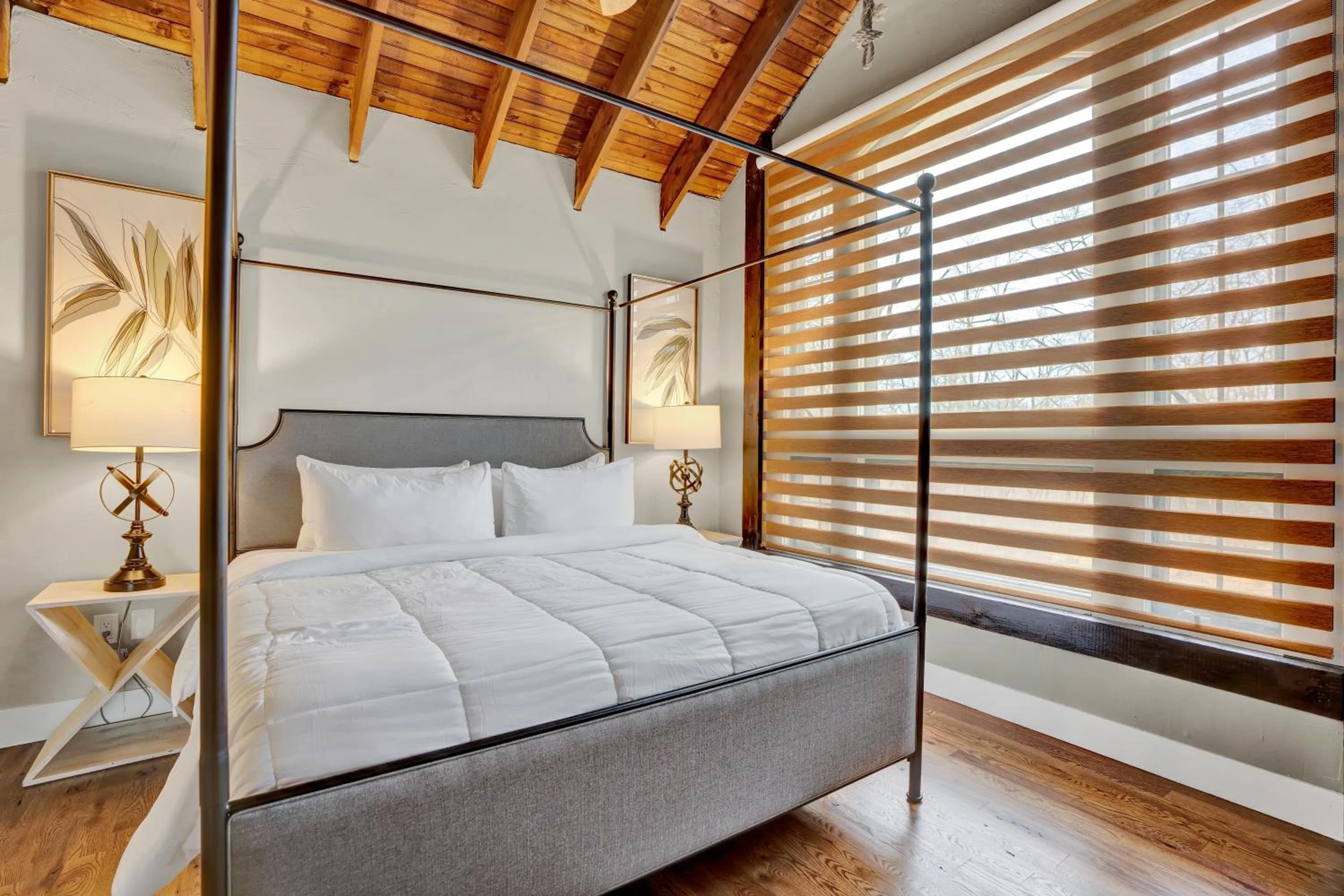 Bed in Chimney Hill Estate Inn