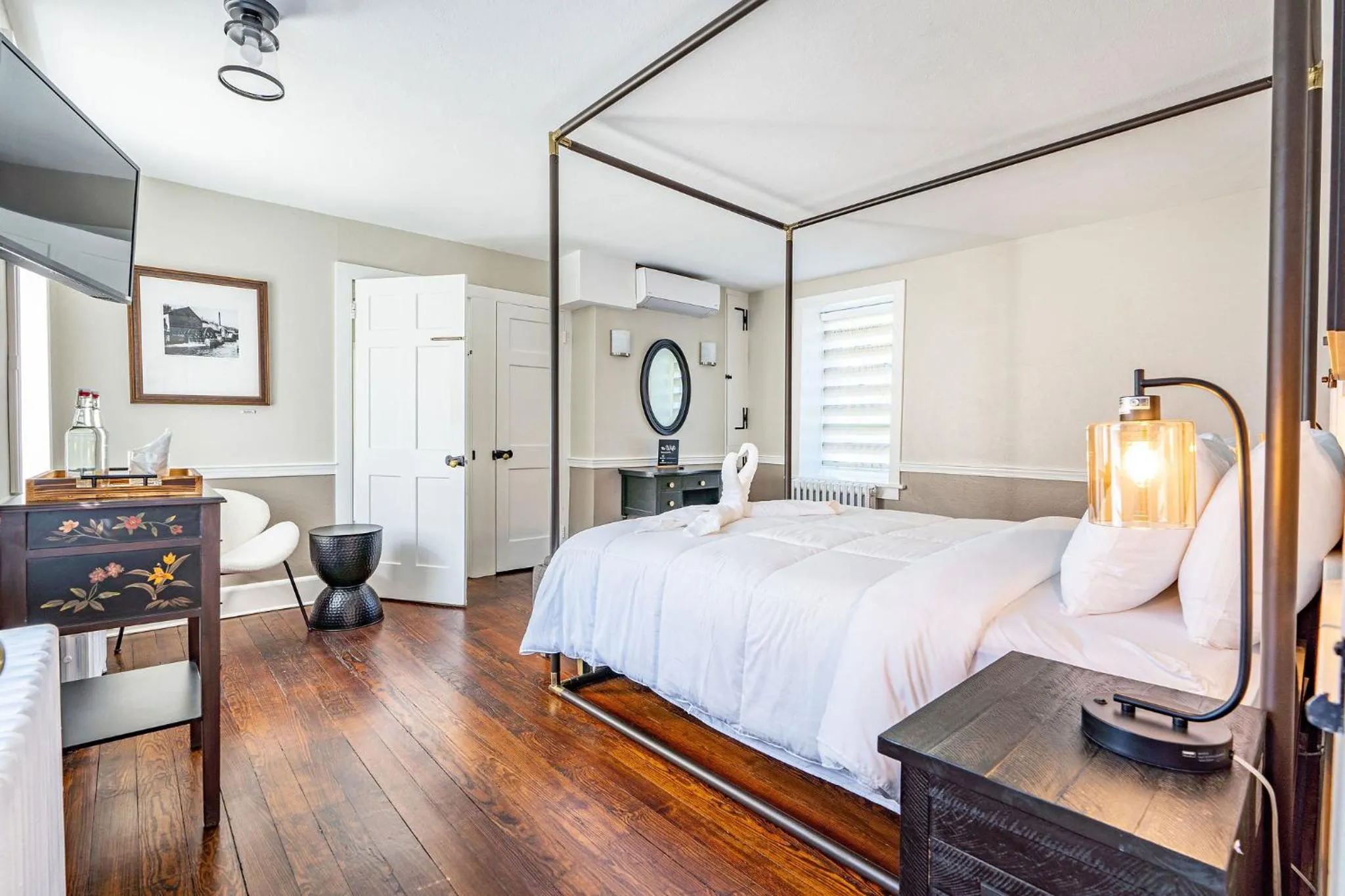 Bed in Chimney Hill Estate Inn