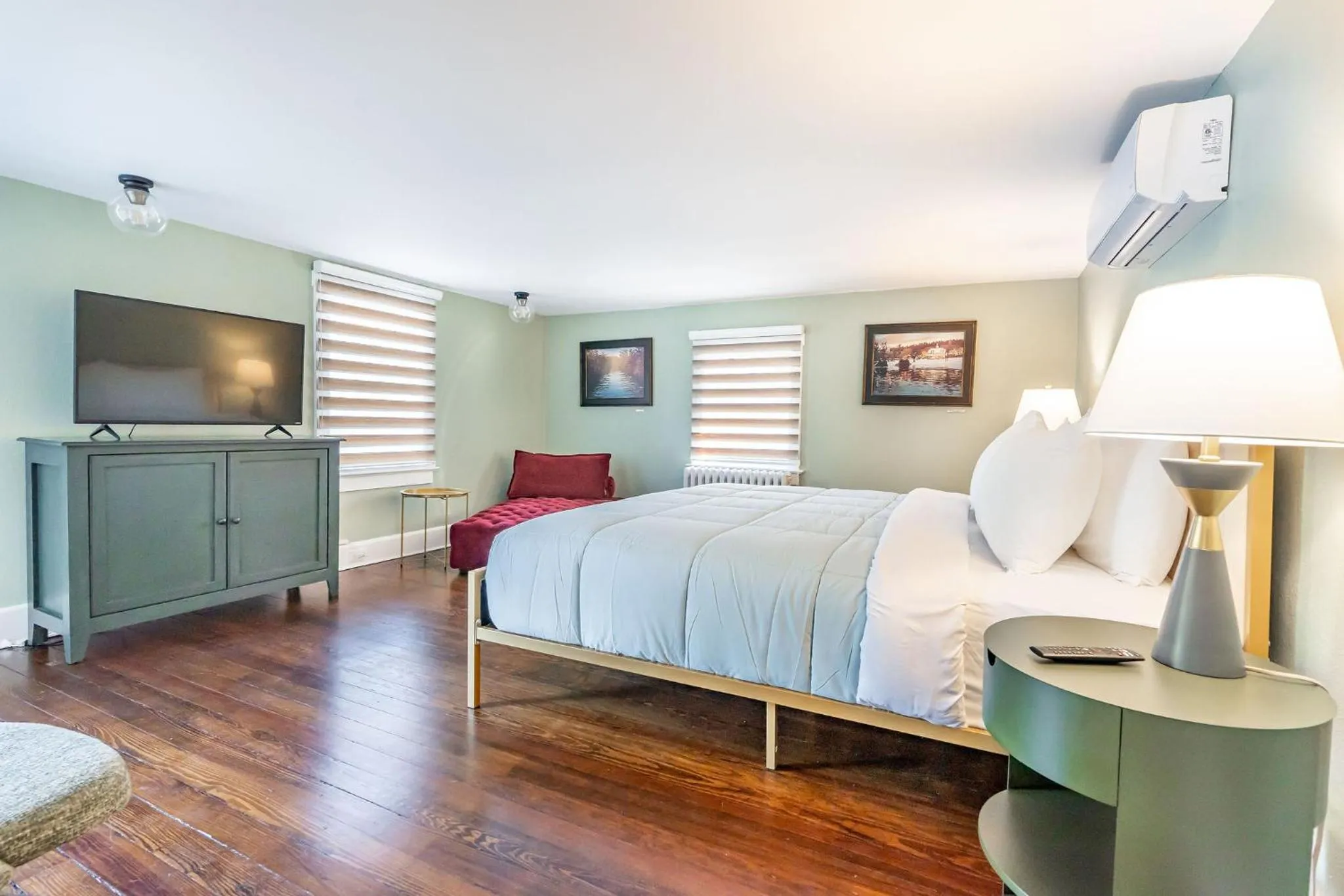 Bed in Chimney Hill Estate Inn