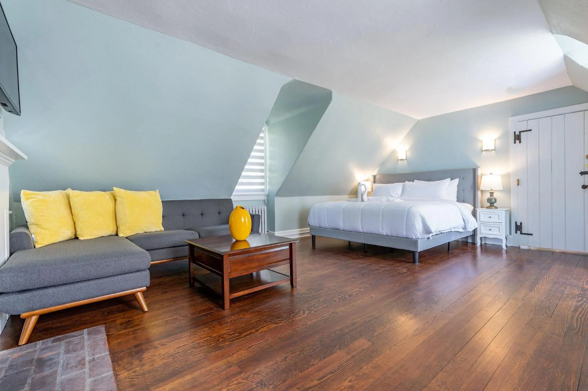 Bed in Chimney Hill Estate Inn