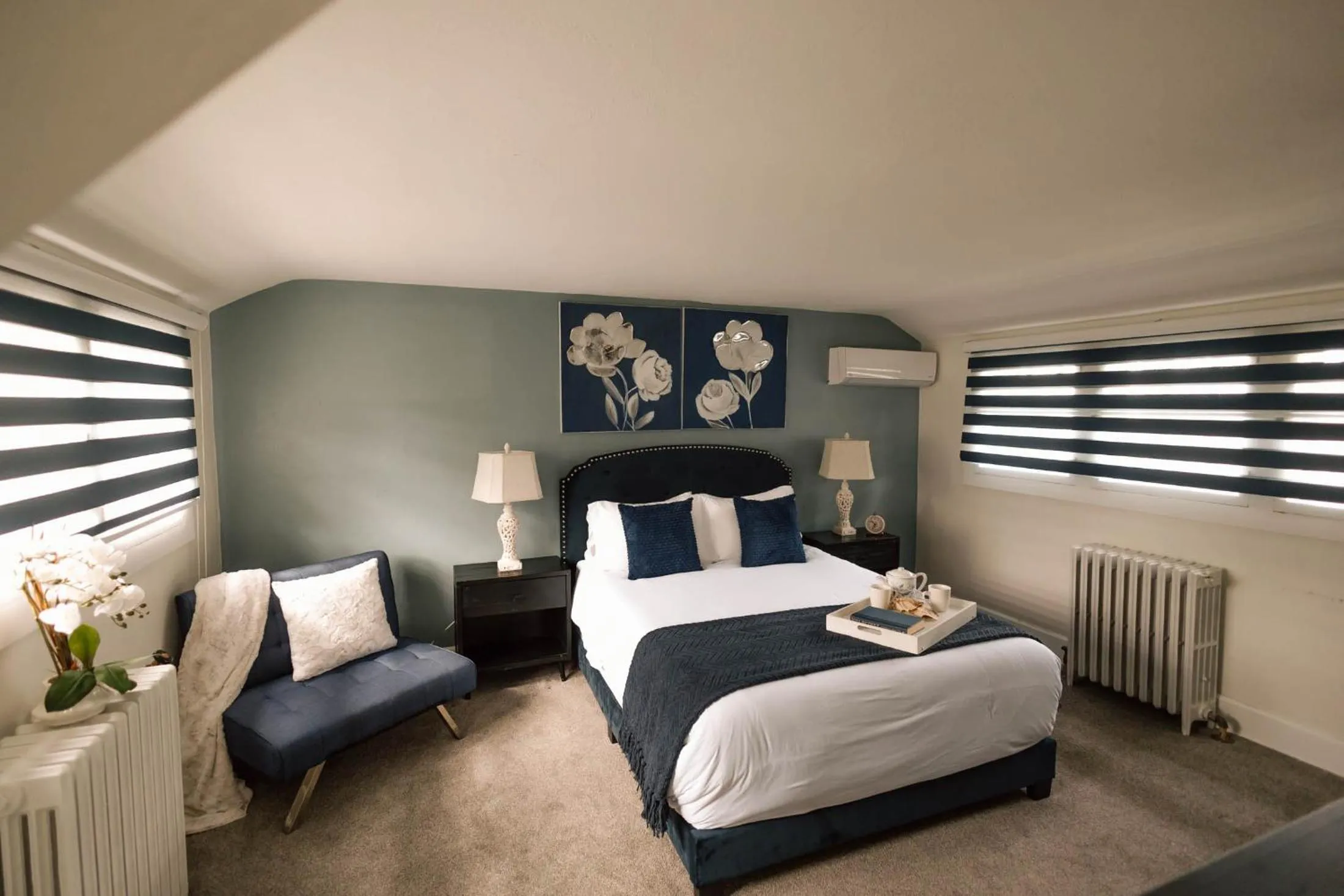 Bed in Chimney Hill Estate Inn