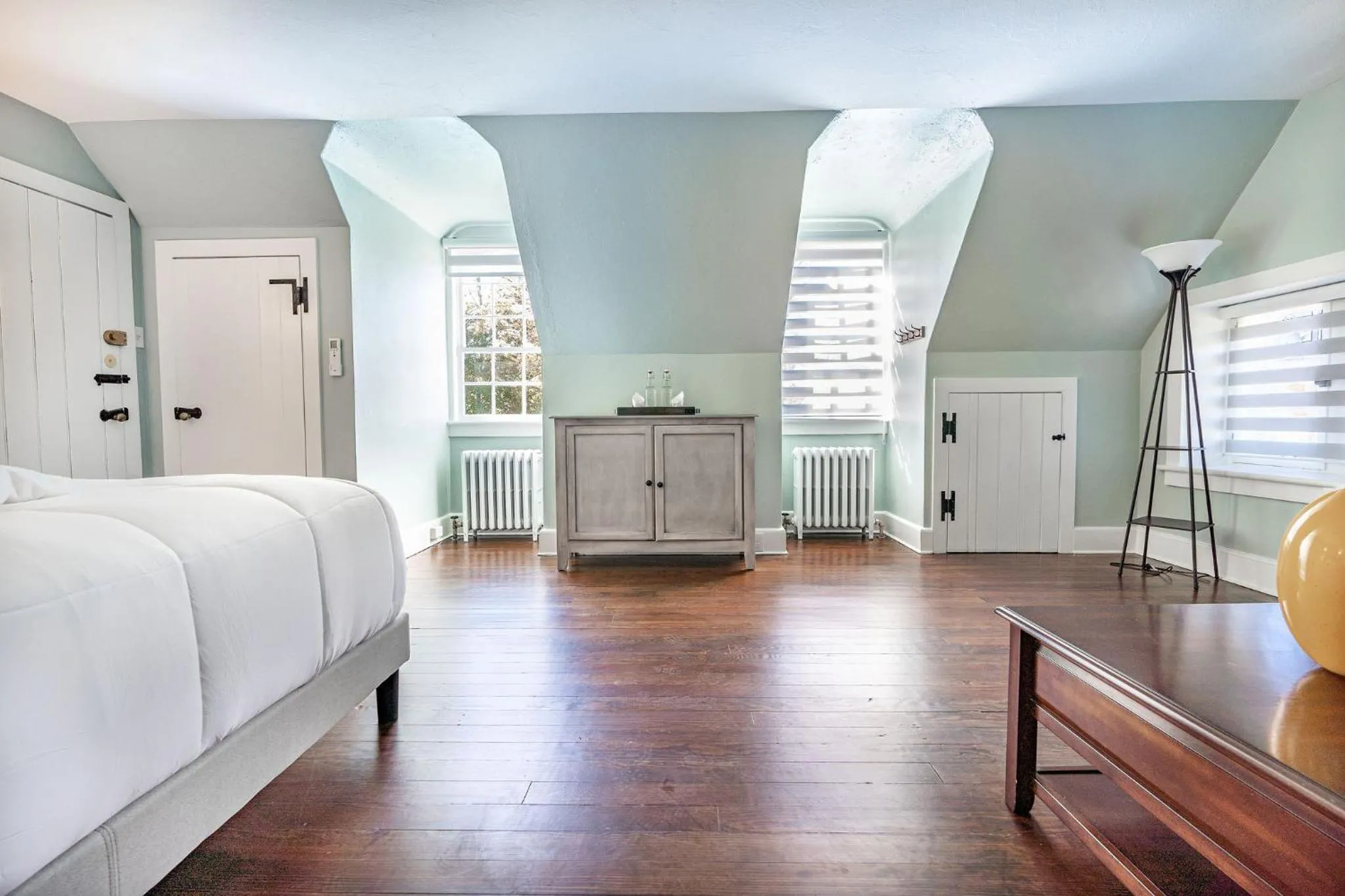 Bed in Chimney Hill Estate Inn