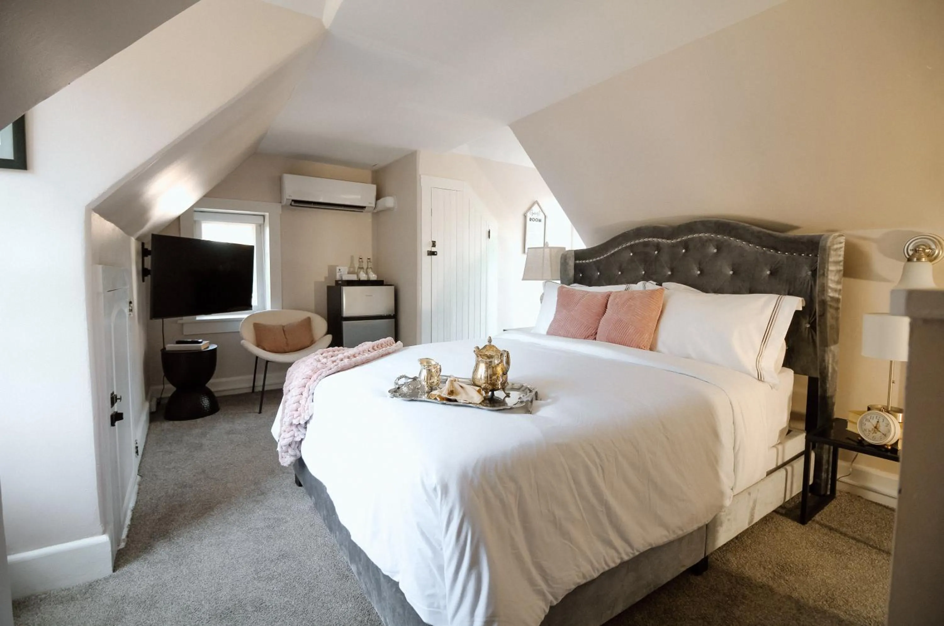 Bed in Chimney Hill Estate Inn