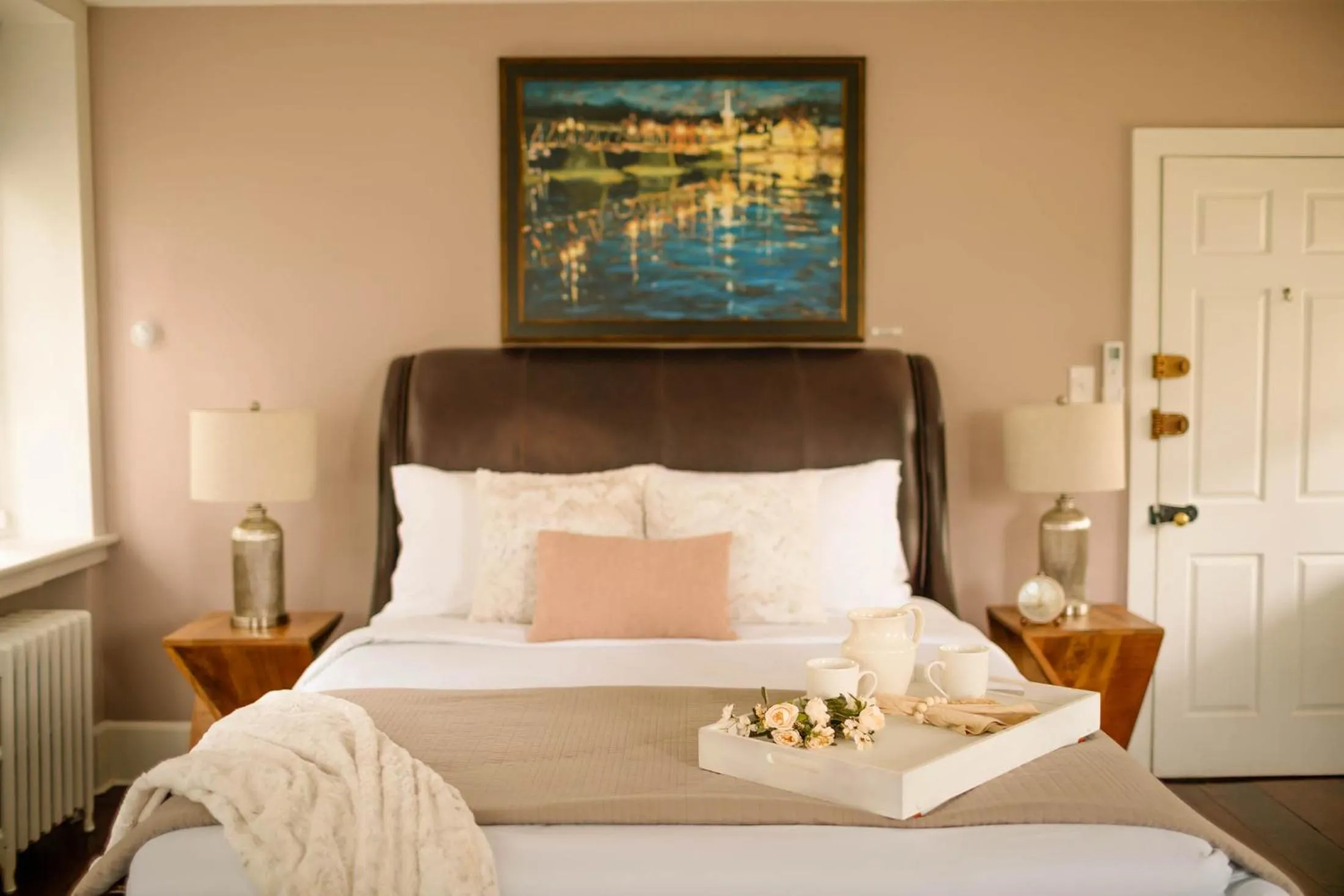 Bed in Chimney Hill Estate Inn