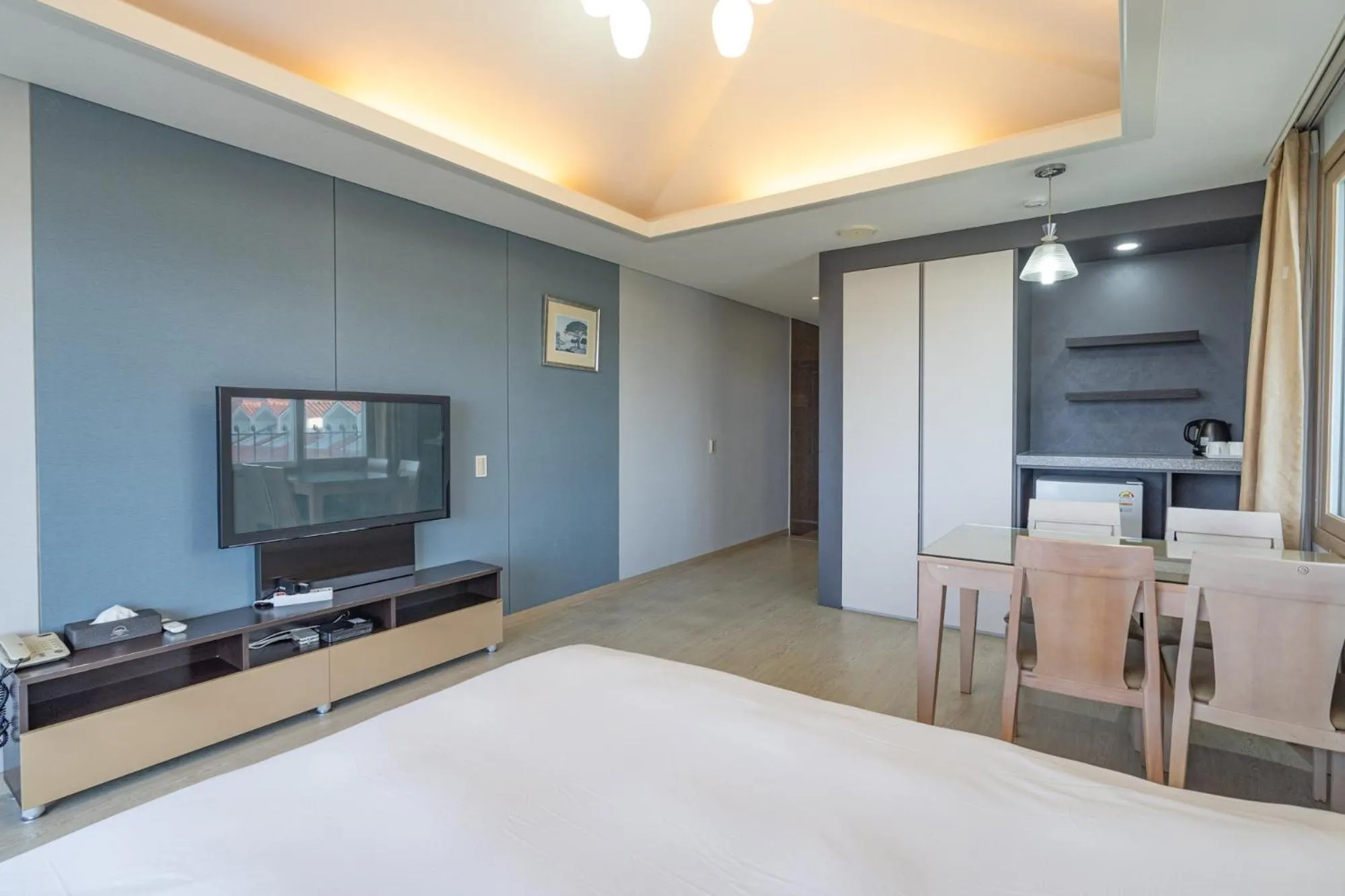 Photo of the whole room, Bed in Seaore Resort