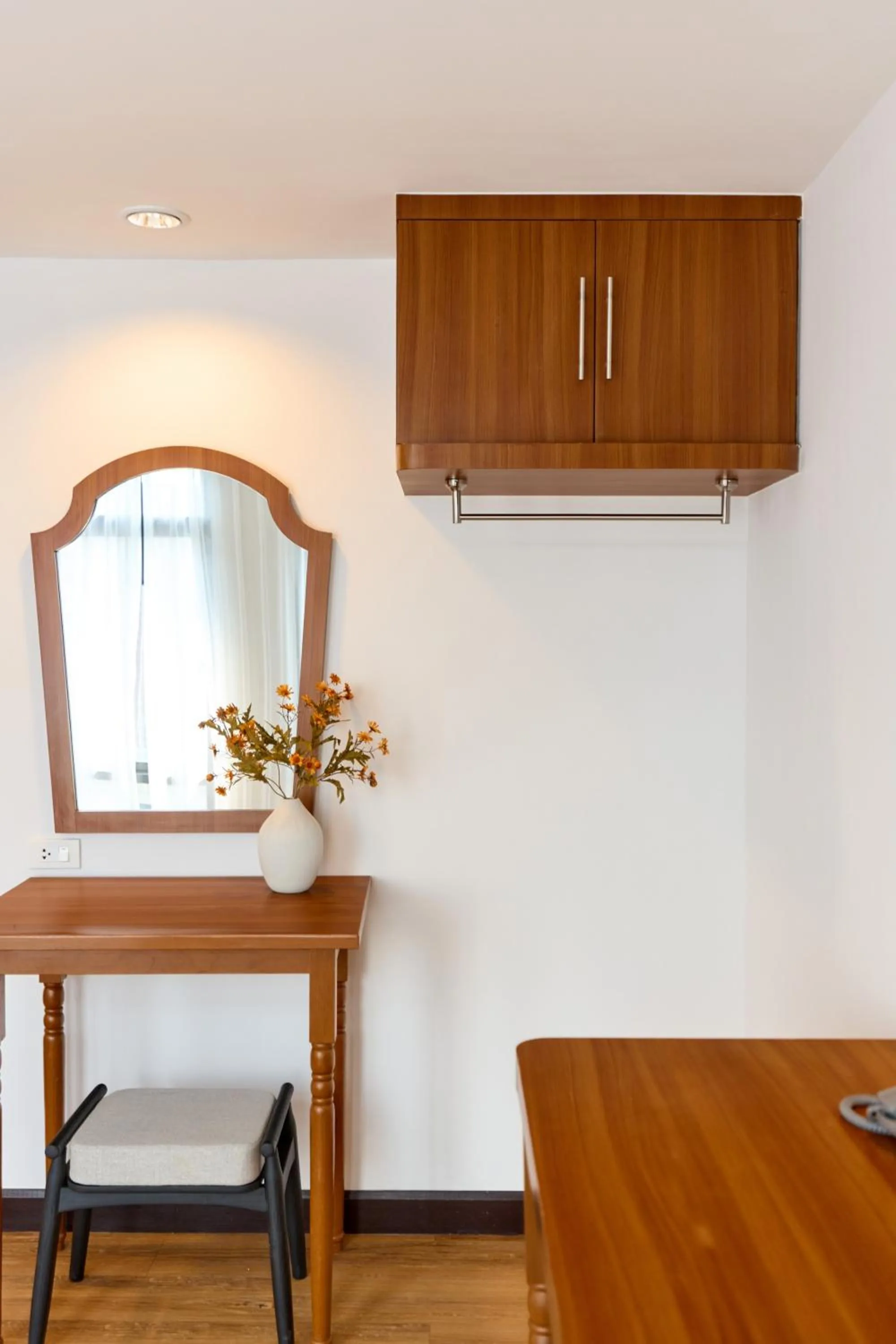 Photo of the whole room in Be Phrasingh Hotel Chiang Mai