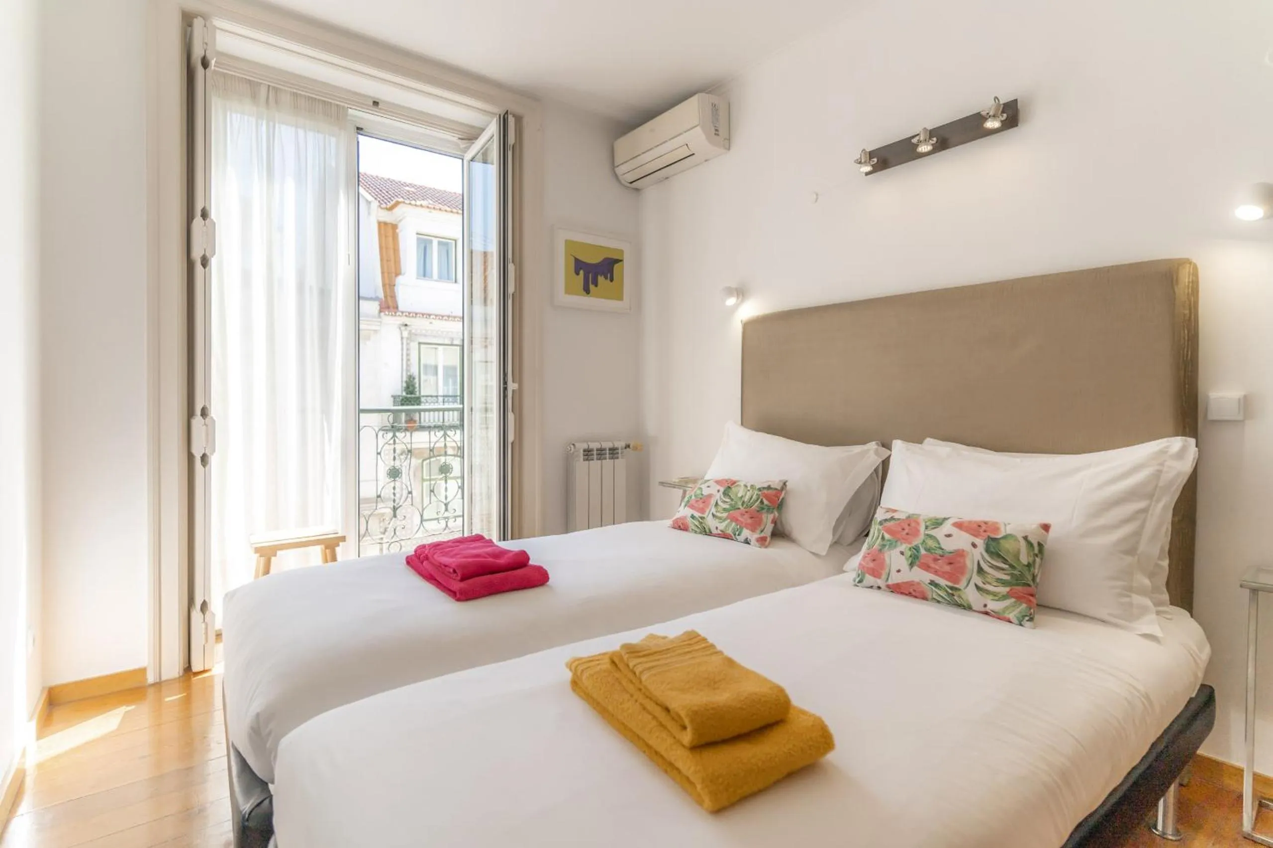 Bed in LV Premier Apartments Baixa- PR