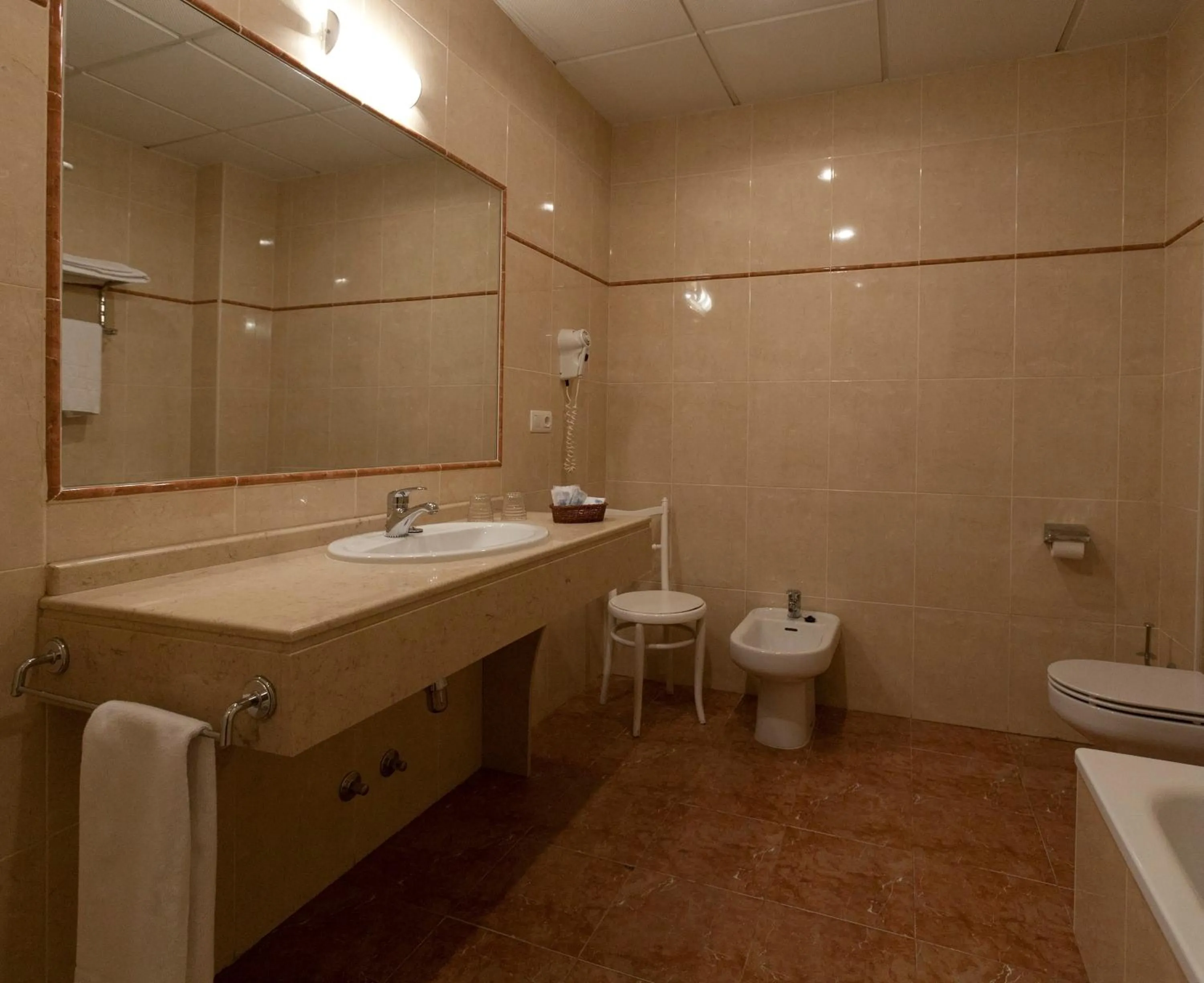 Bathroom in Hotel Norte y Londres
