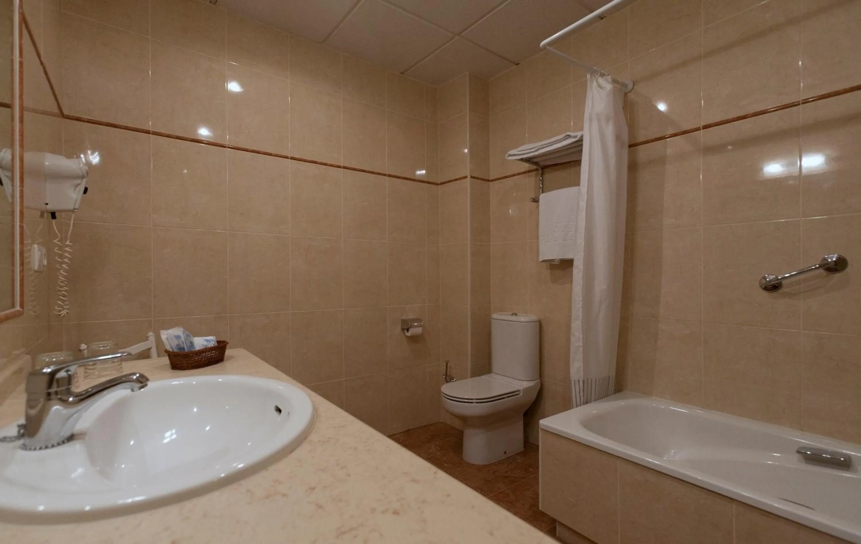 Bathroom in Hotel Norte y Londres