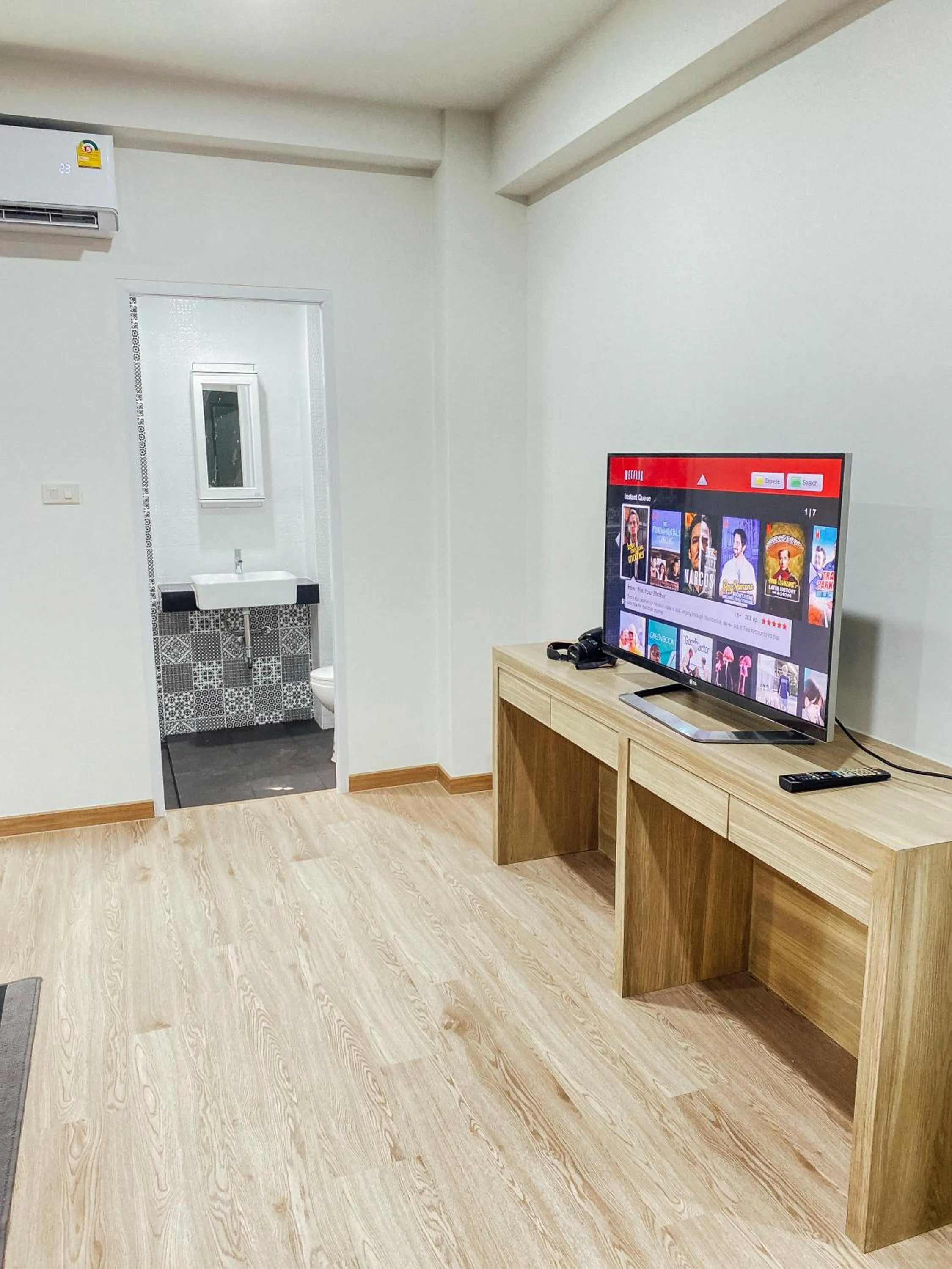 TV and multimedia in GP House Bangkok - Sukhumvit Onnut BTS Skytrain