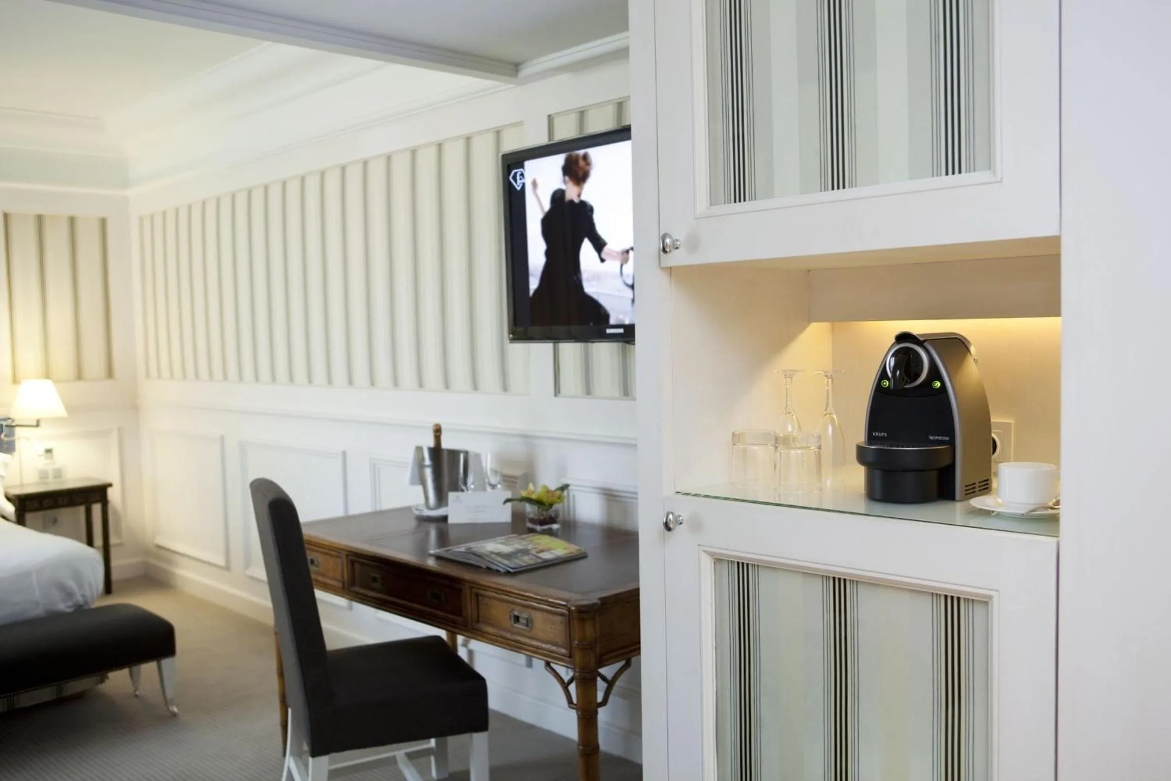 TV and multimedia in Majestic Hotel & Spa Barcelona GL