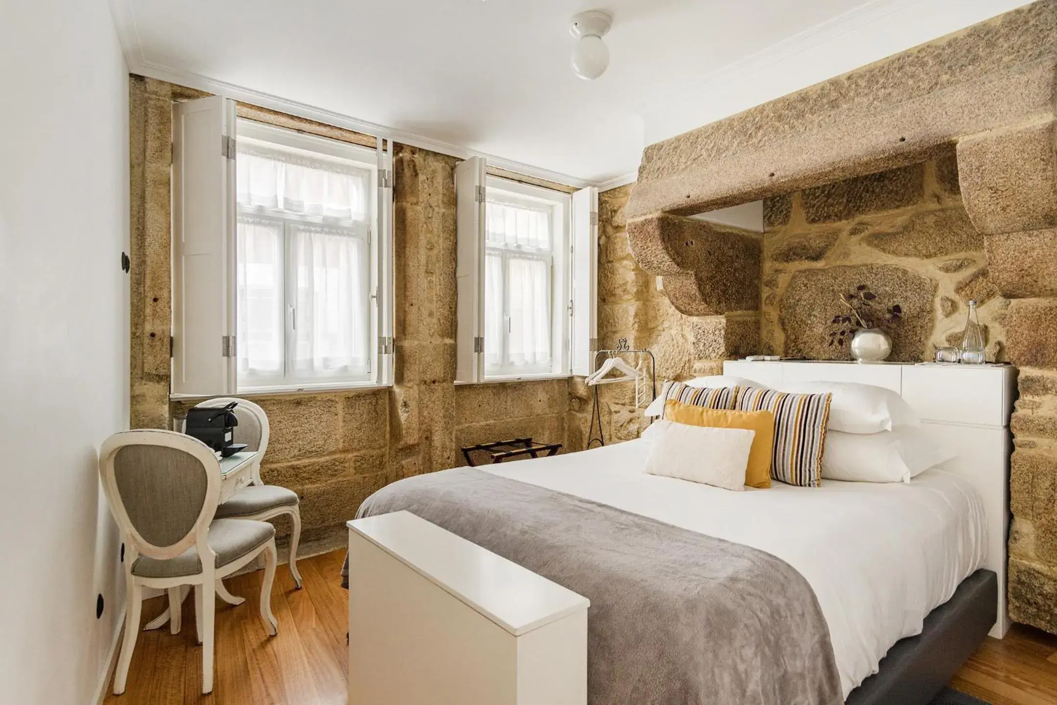 Charm Room with City View in 1872 River House by Olivia Charm Room with City View in 1872 River House by Olivia