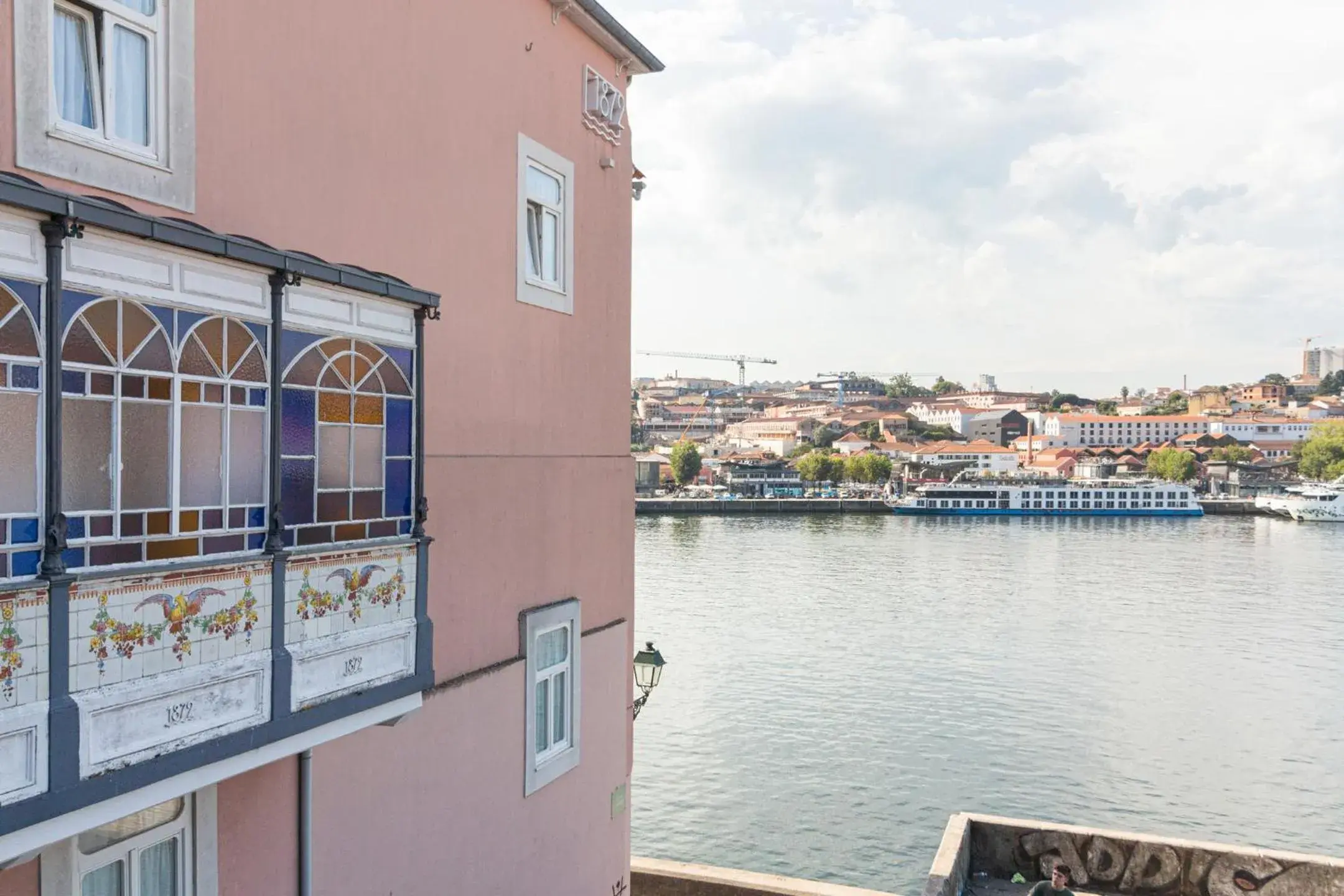 Charm Room with City View in 1872 River House by Olivia Charm Room with City View in 1872 River House by Olivia