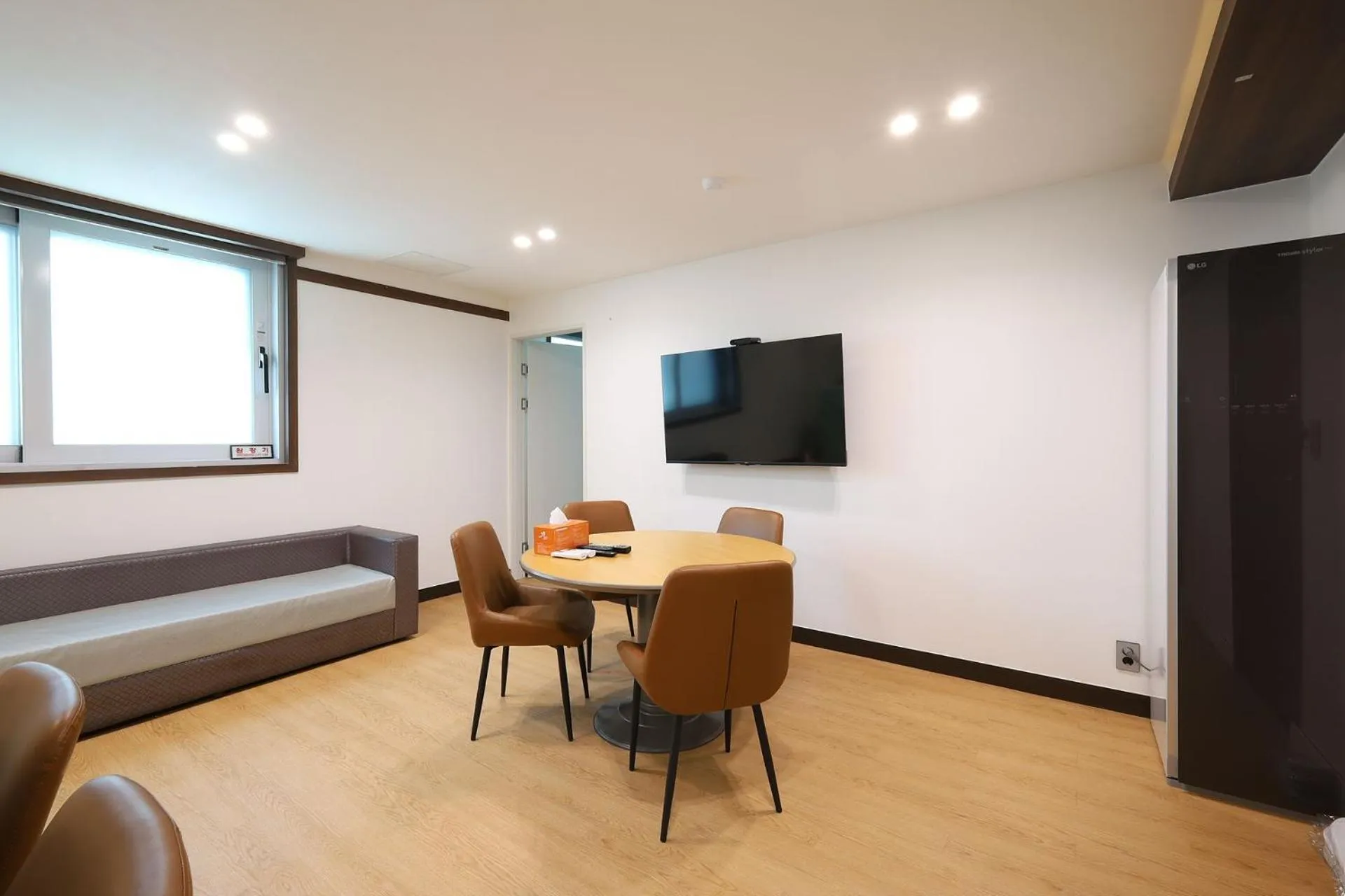 TV and multimedia in JB Plus Hotel