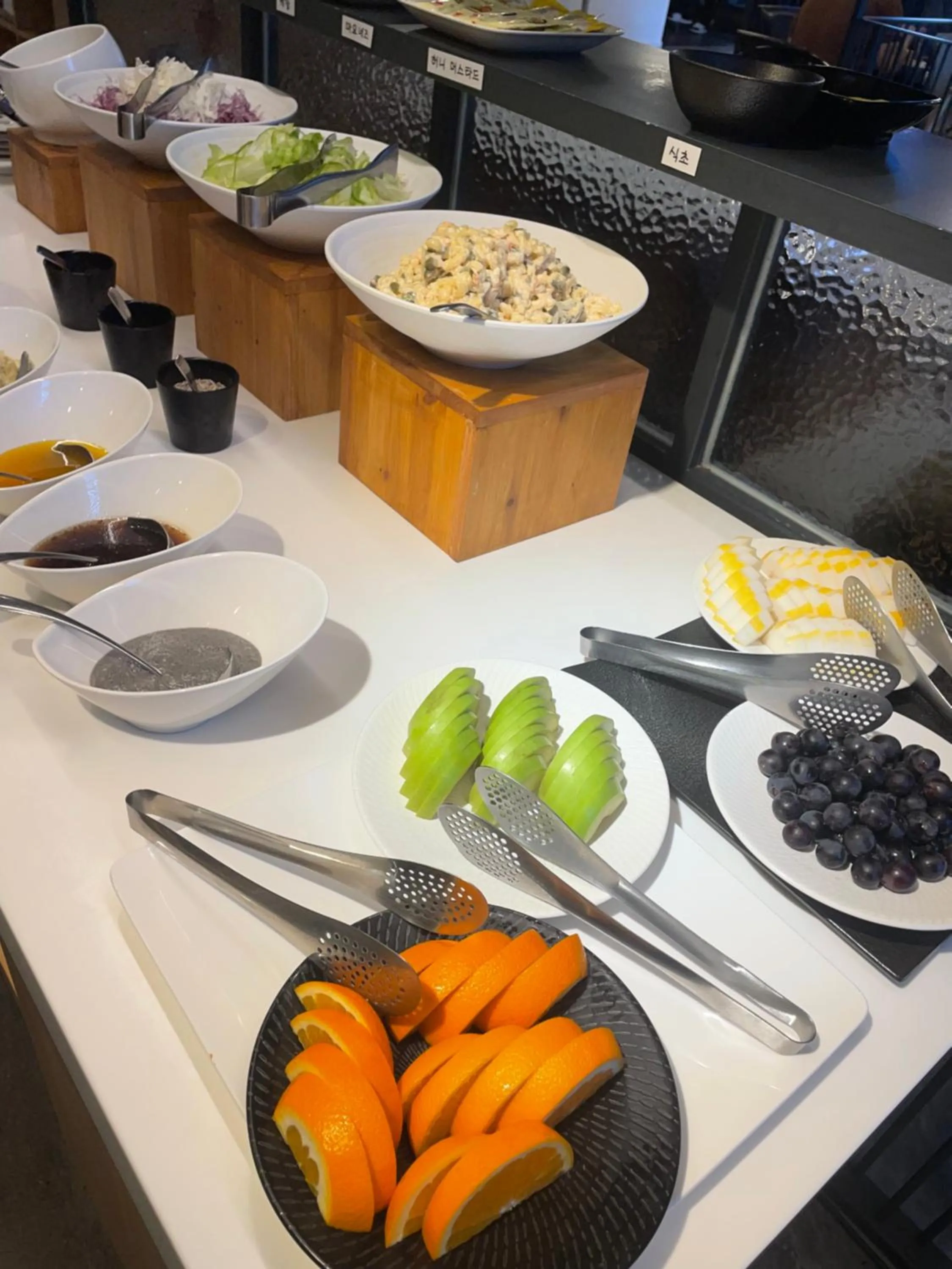 Restaurant/places to eat in JB Plus Hotel