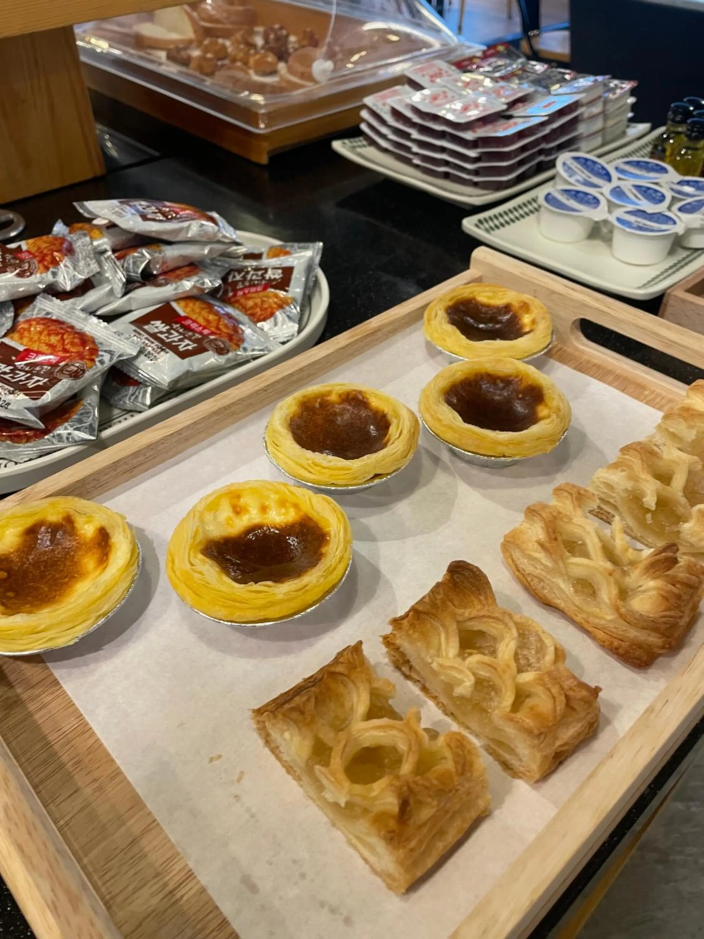 Restaurant/places to eat in JB Plus Hotel