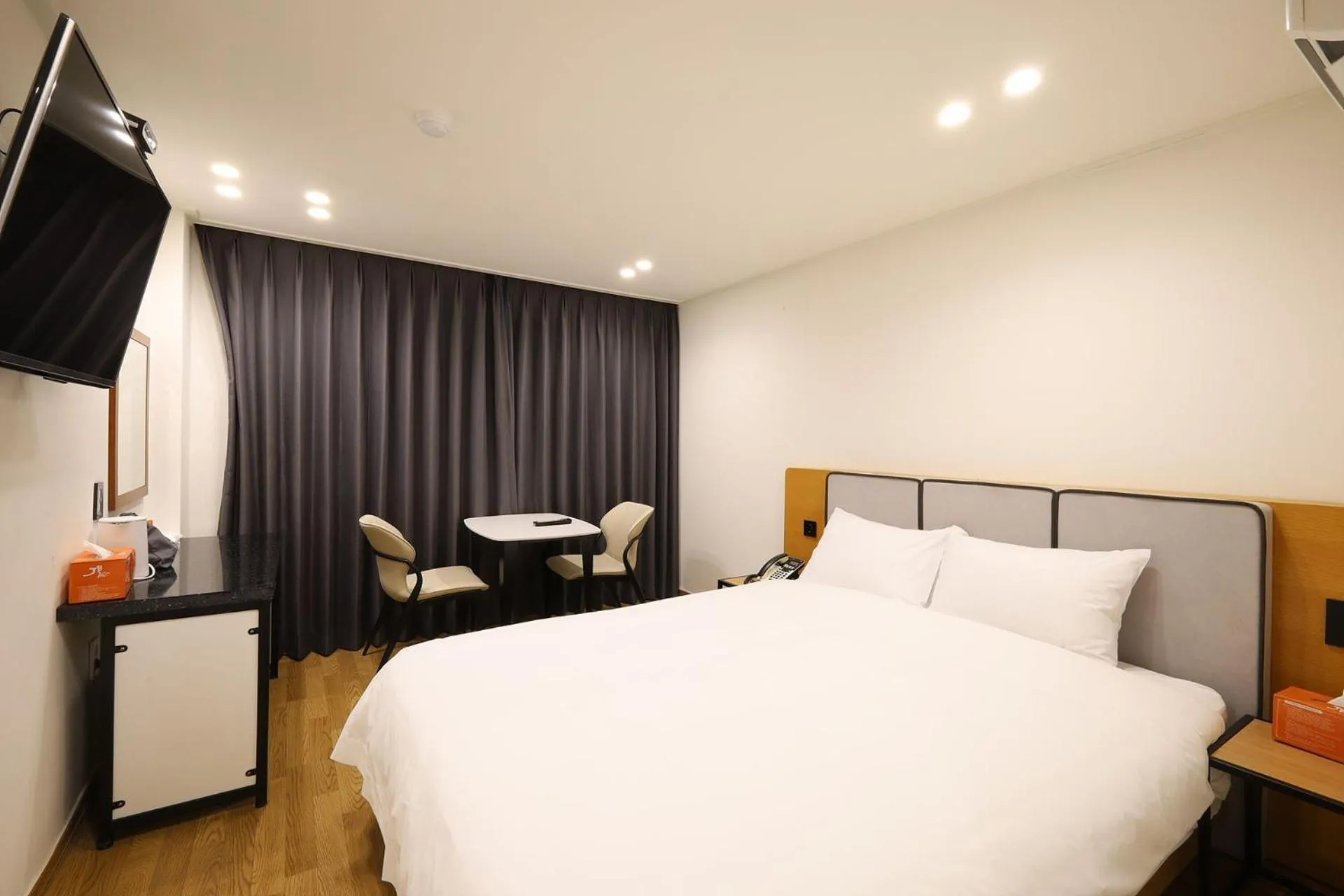 Bedroom, Bed in JB Plus Hotel