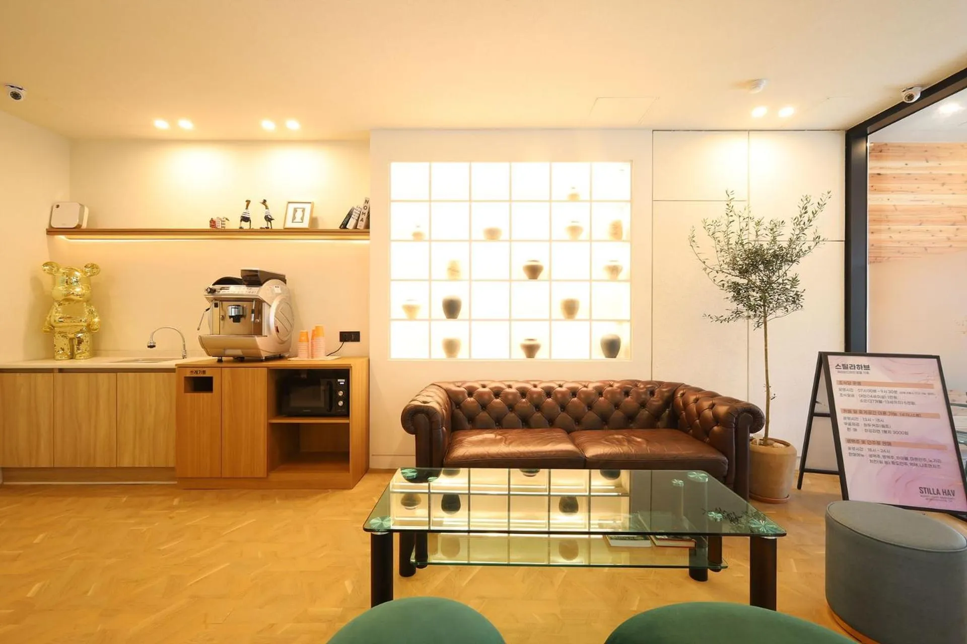 Lobby or reception in JB Plus Hotel