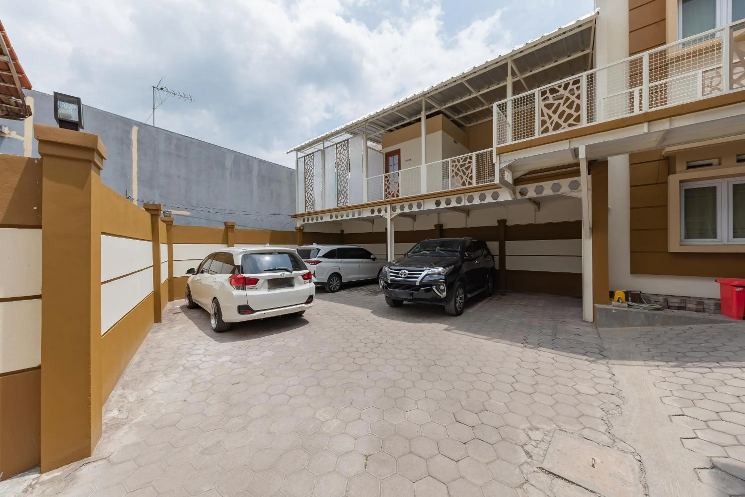 Property building in Urbanview Syariah Utami Inn Garut by RedDoorz