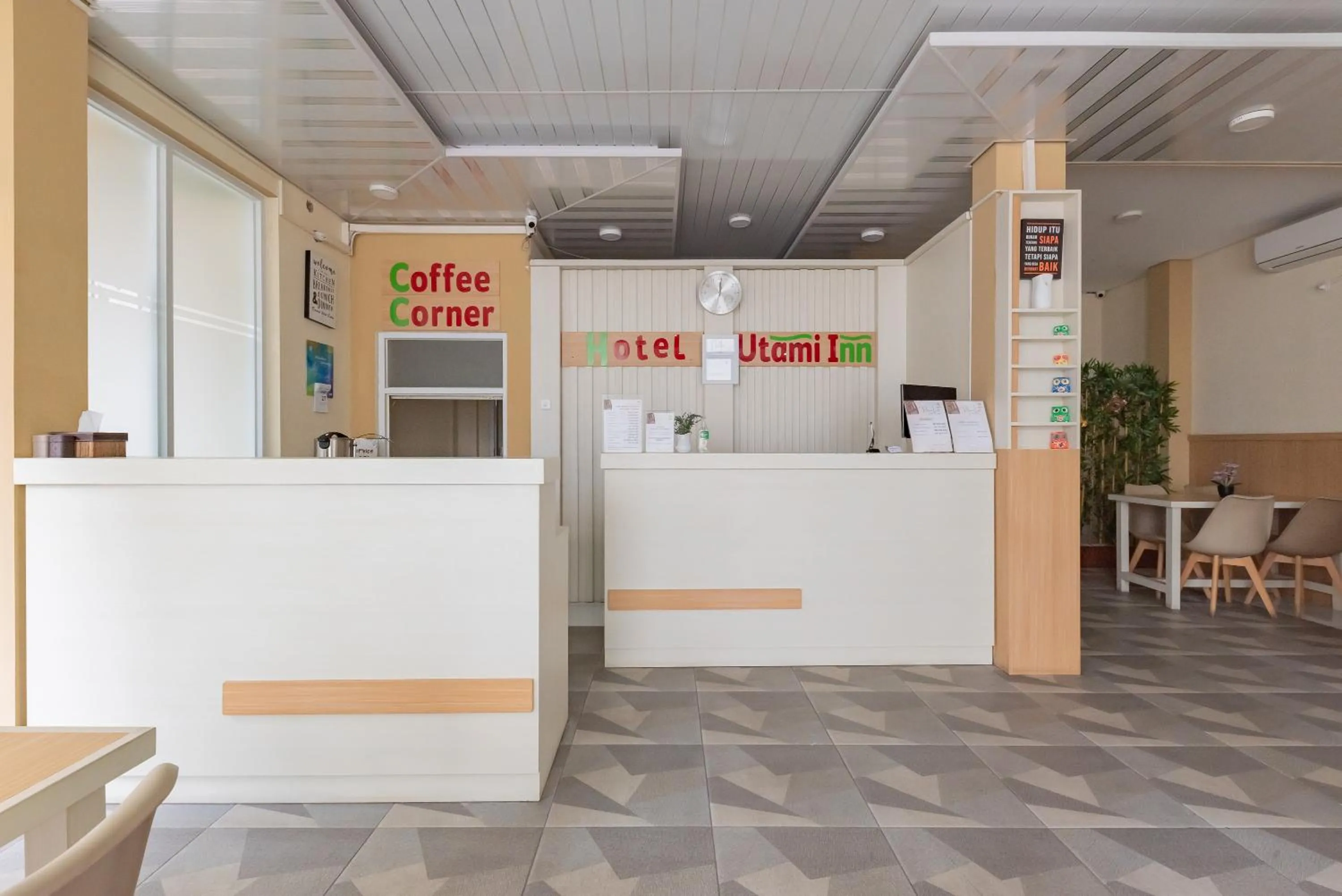 Lobby or reception in Urbanview Syariah Utami Inn Garut by RedDoorz