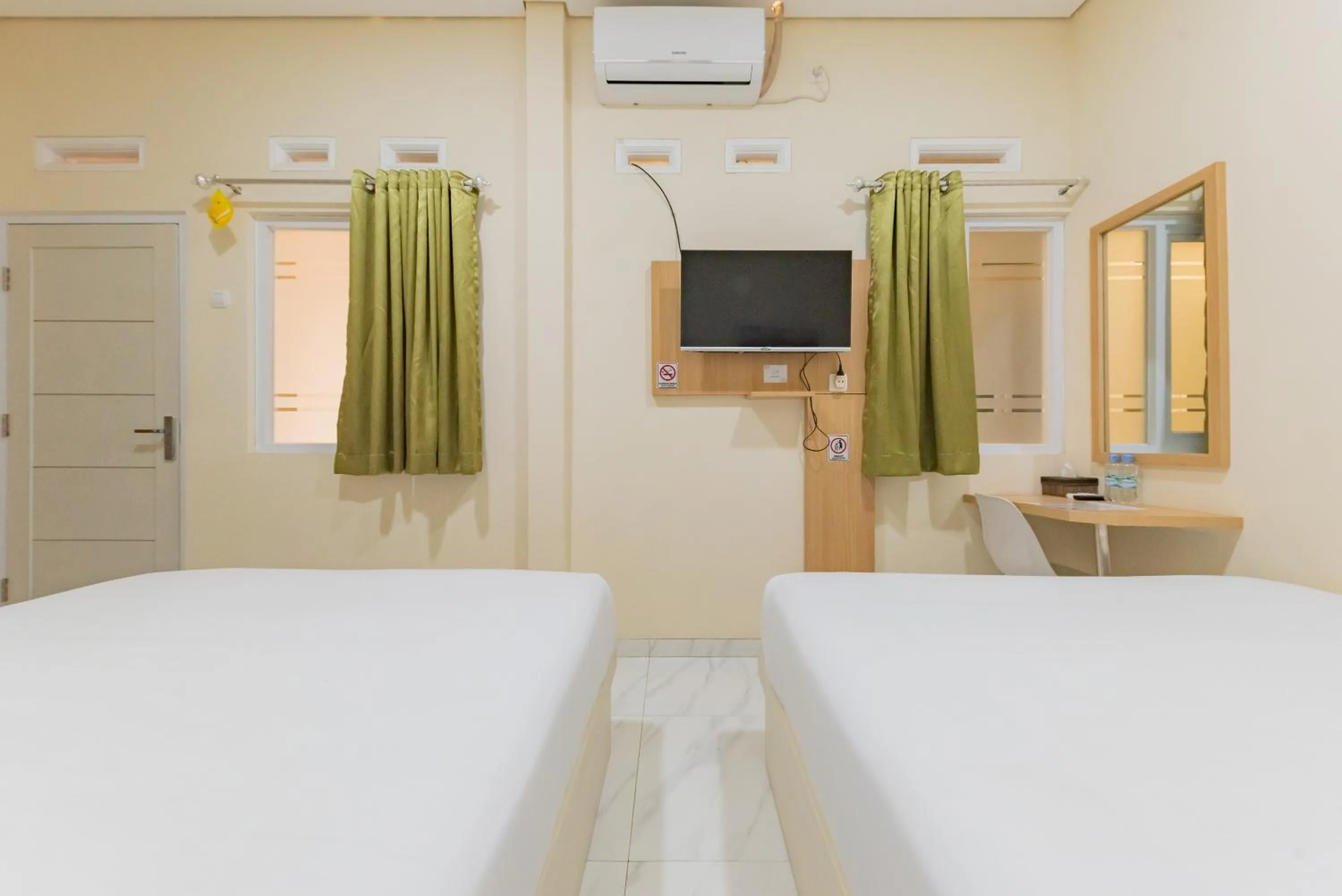 Bedroom, Bed in Urbanview Syariah Utami Inn Garut by RedDoorz