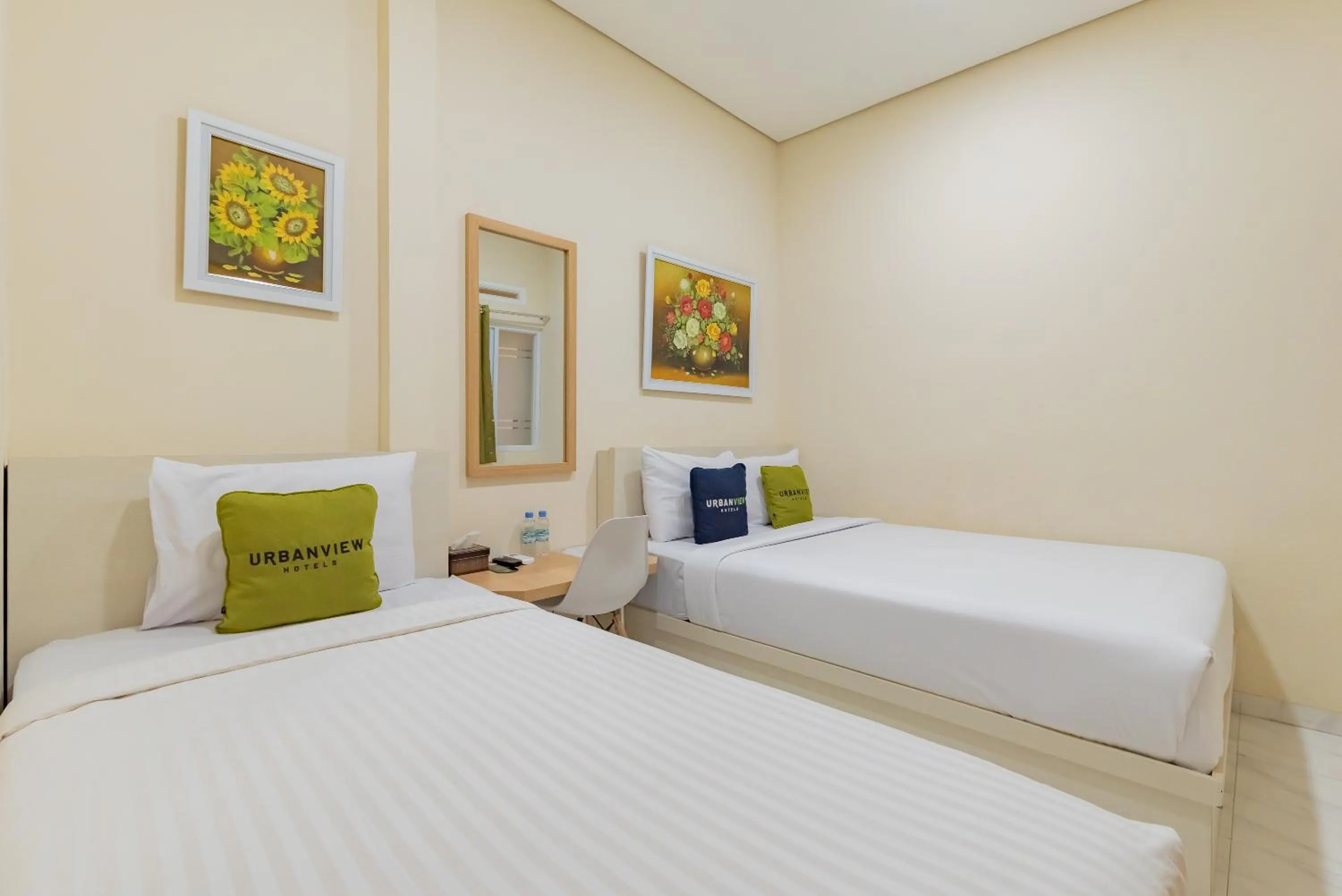 Bedroom, Bed in Urbanview Syariah Utami Inn Garut by RedDoorz