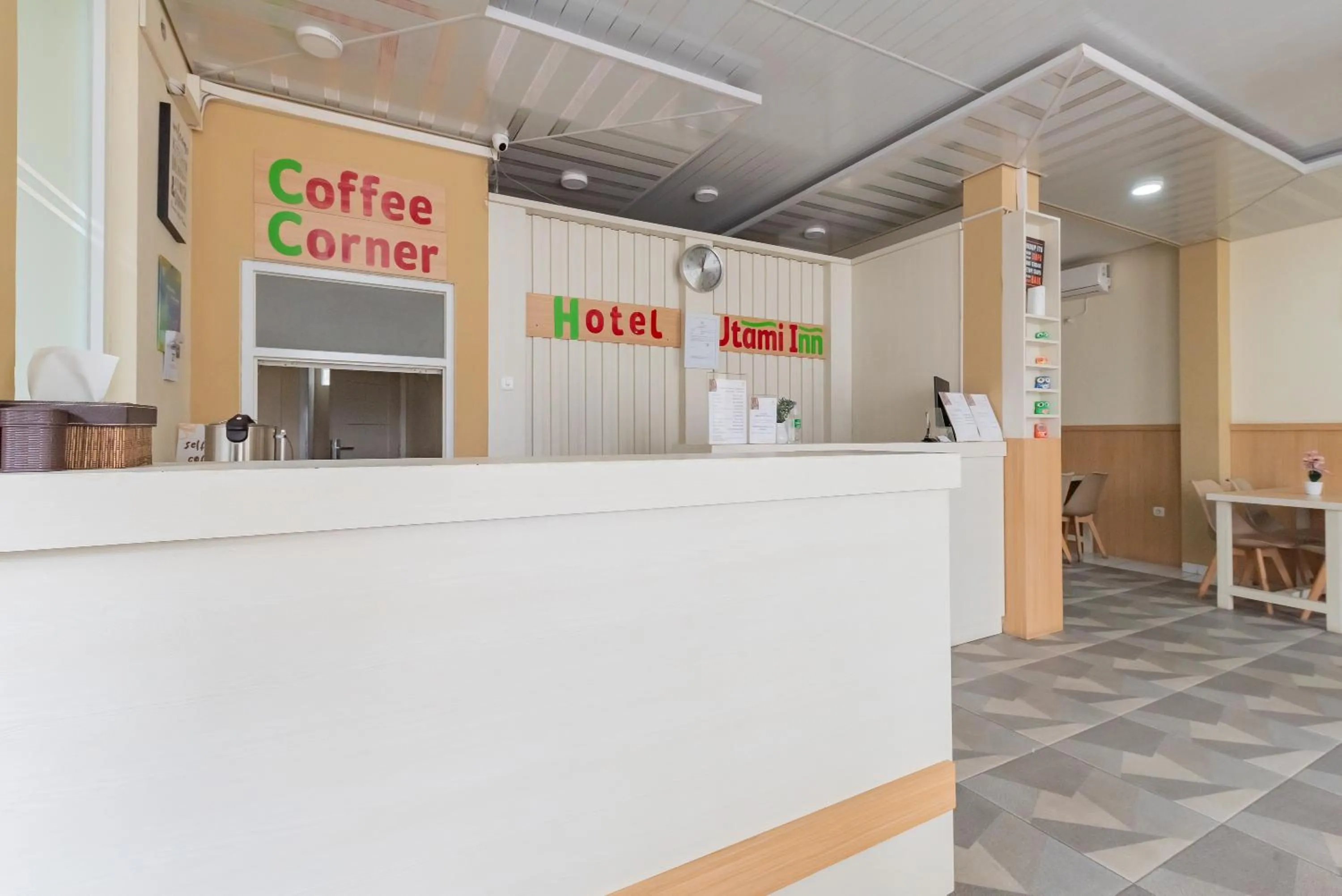 Lobby or reception in Urbanview Syariah Utami Inn Garut by RedDoorz