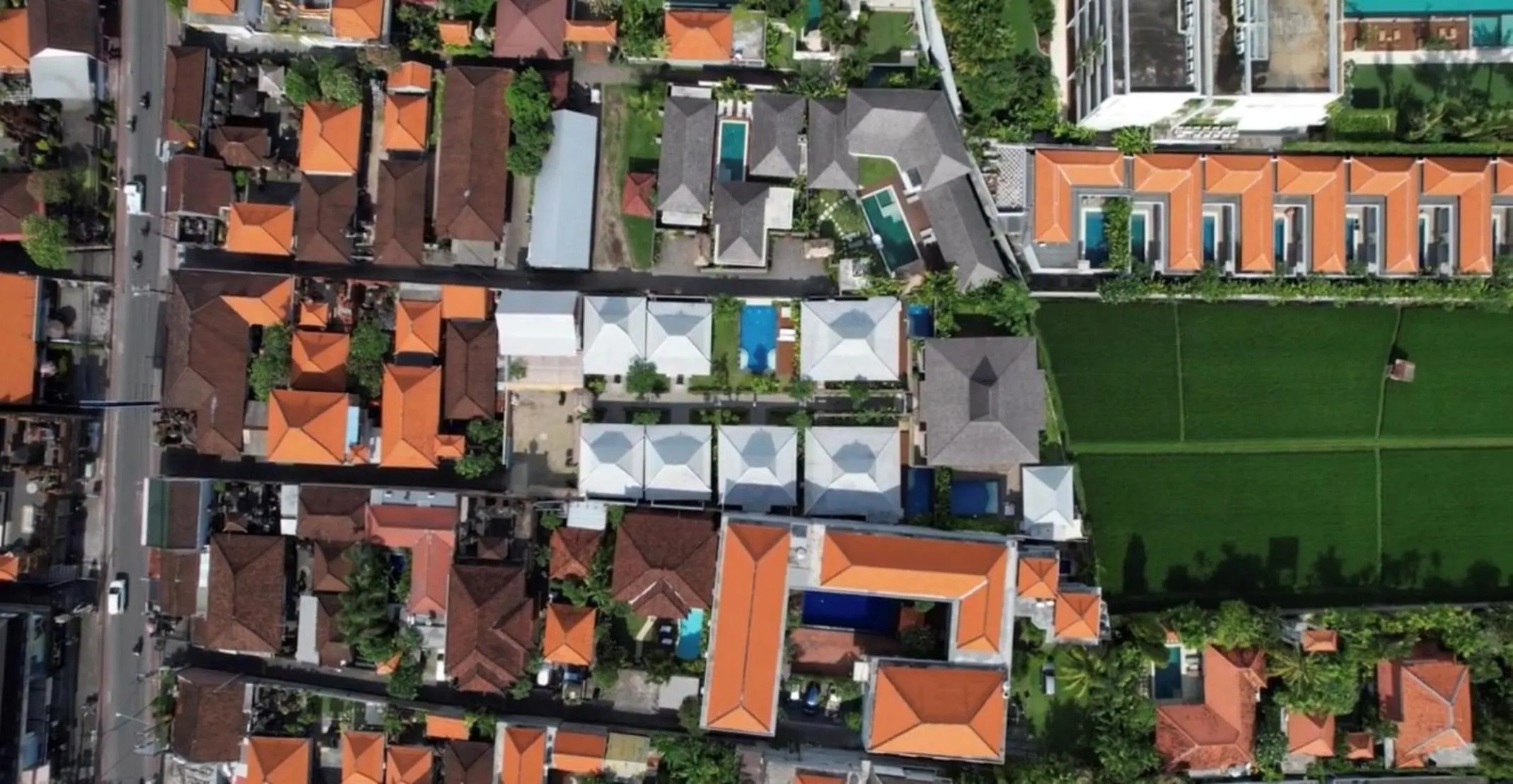 Property building in Casa Batu Belig