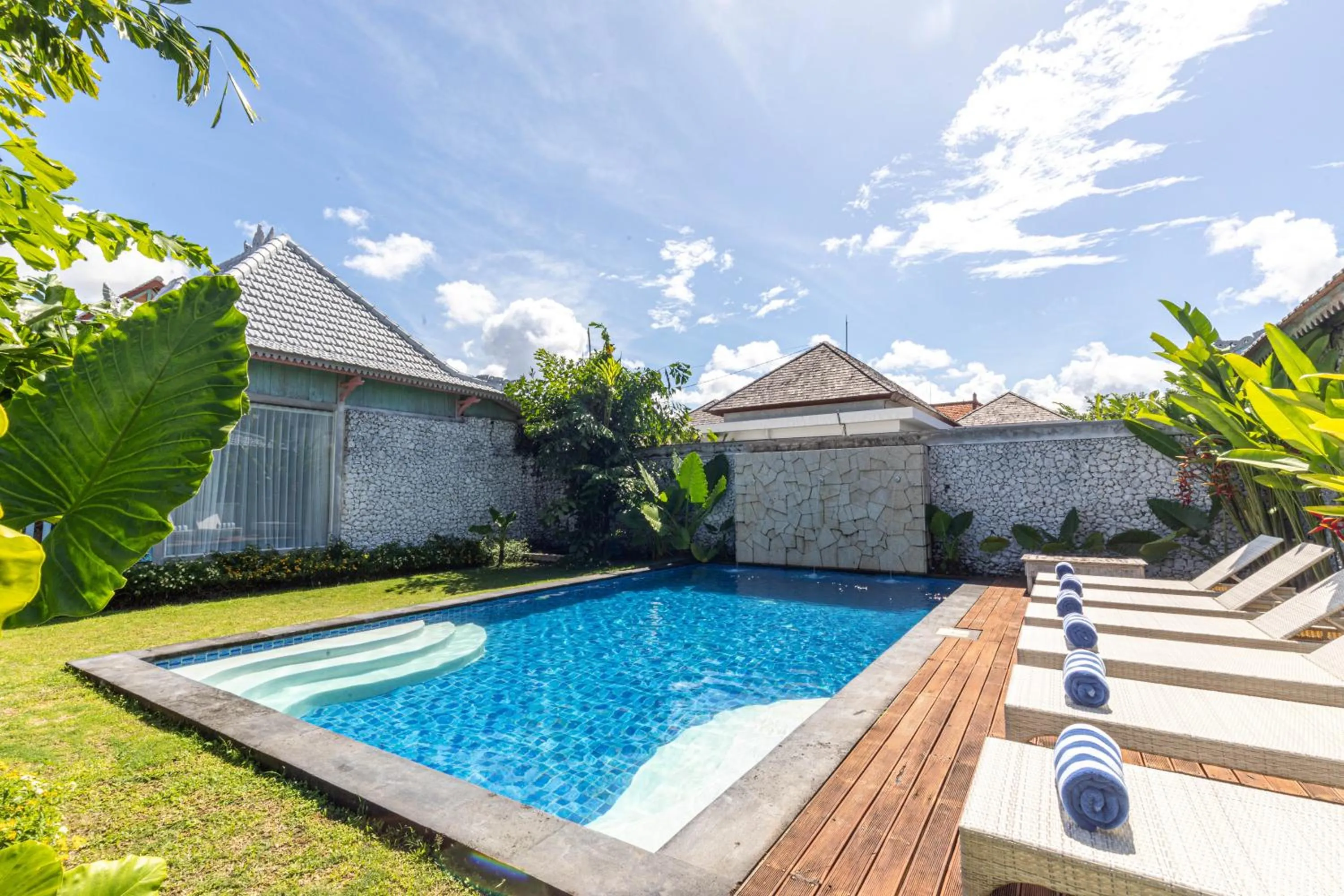 Property building in Casa Batu Belig