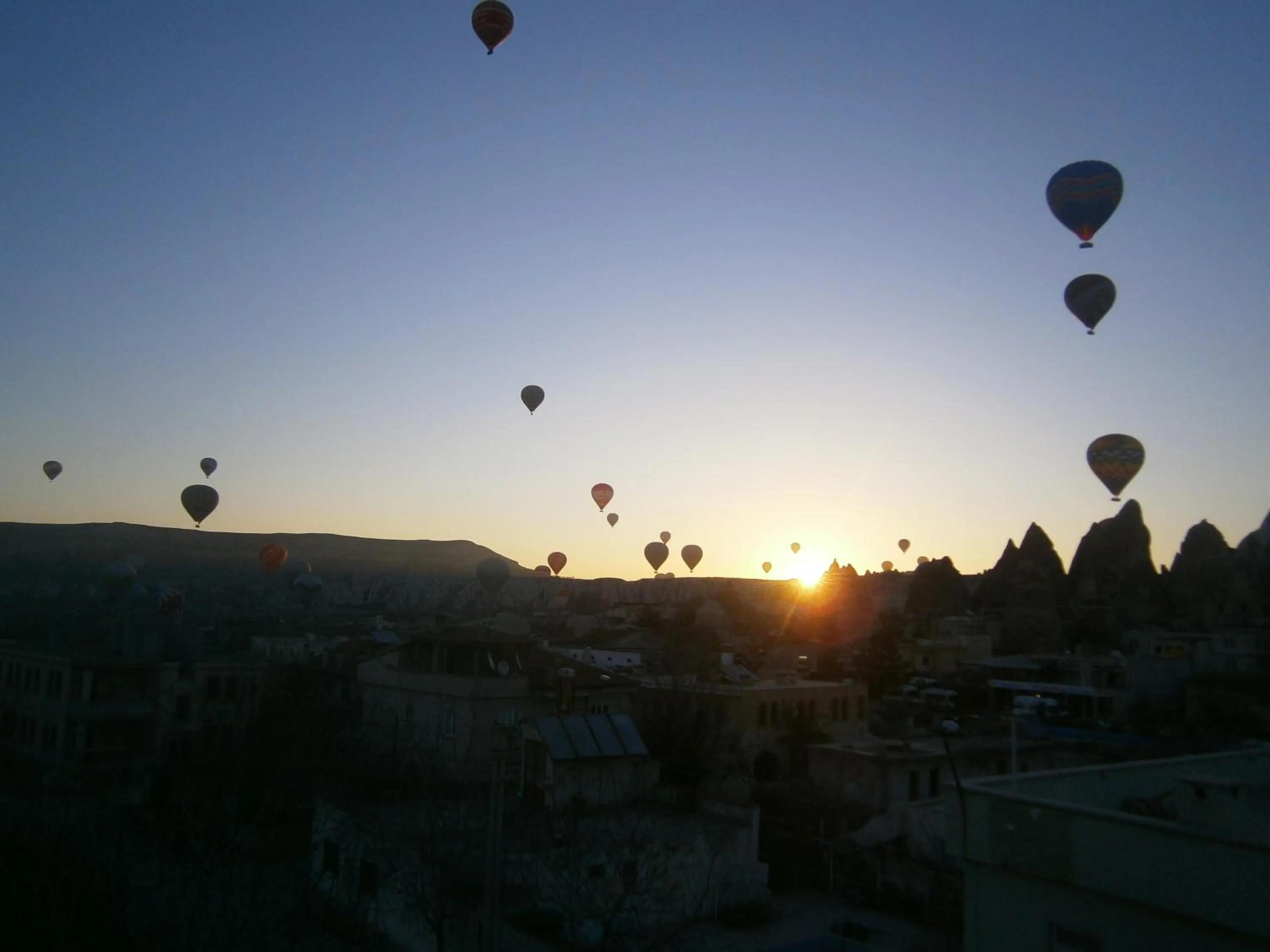 Area and facilities in Emre's Stone House