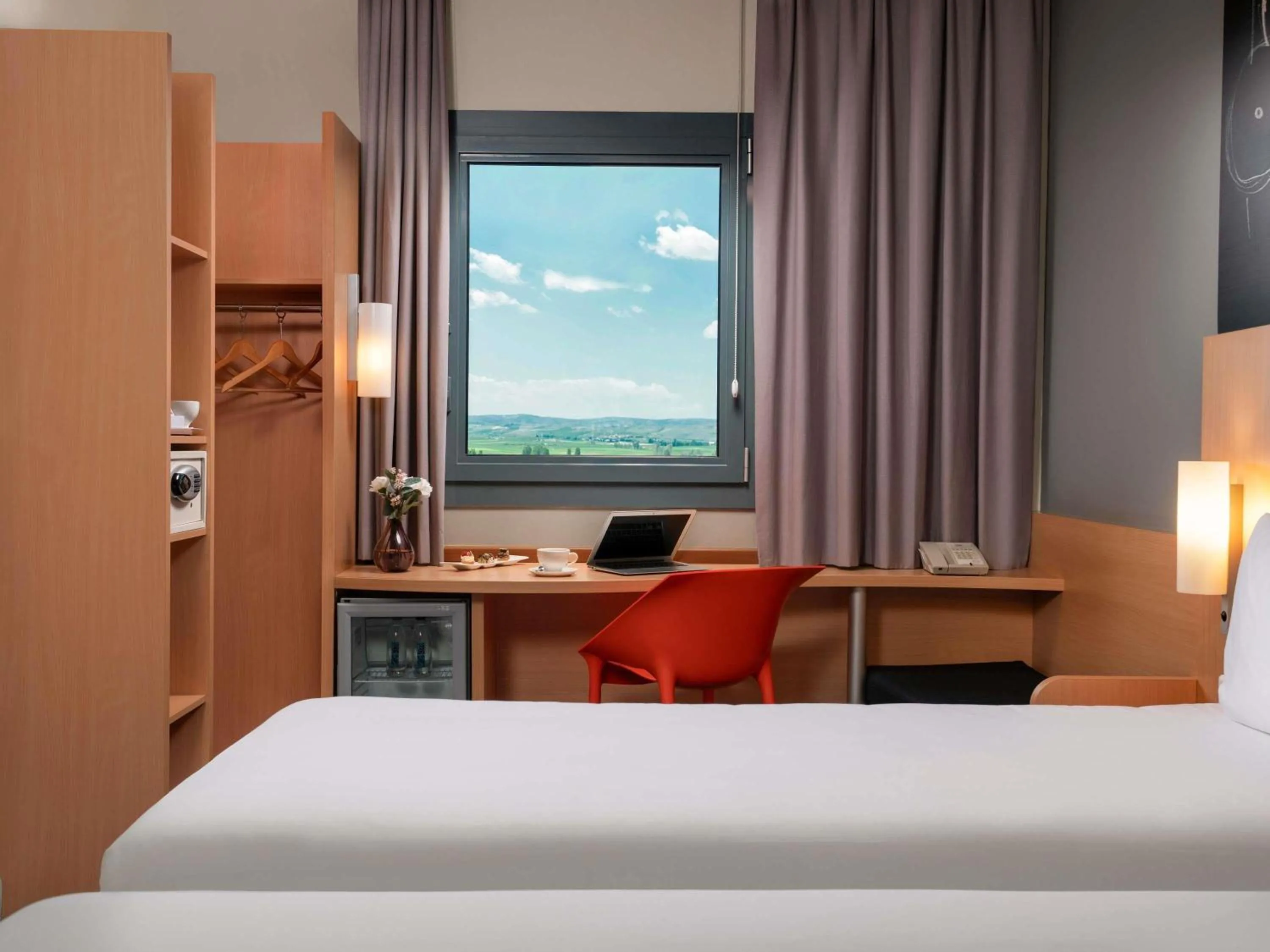 Bedroom, Bed in ibis Ankara Airport Hotel