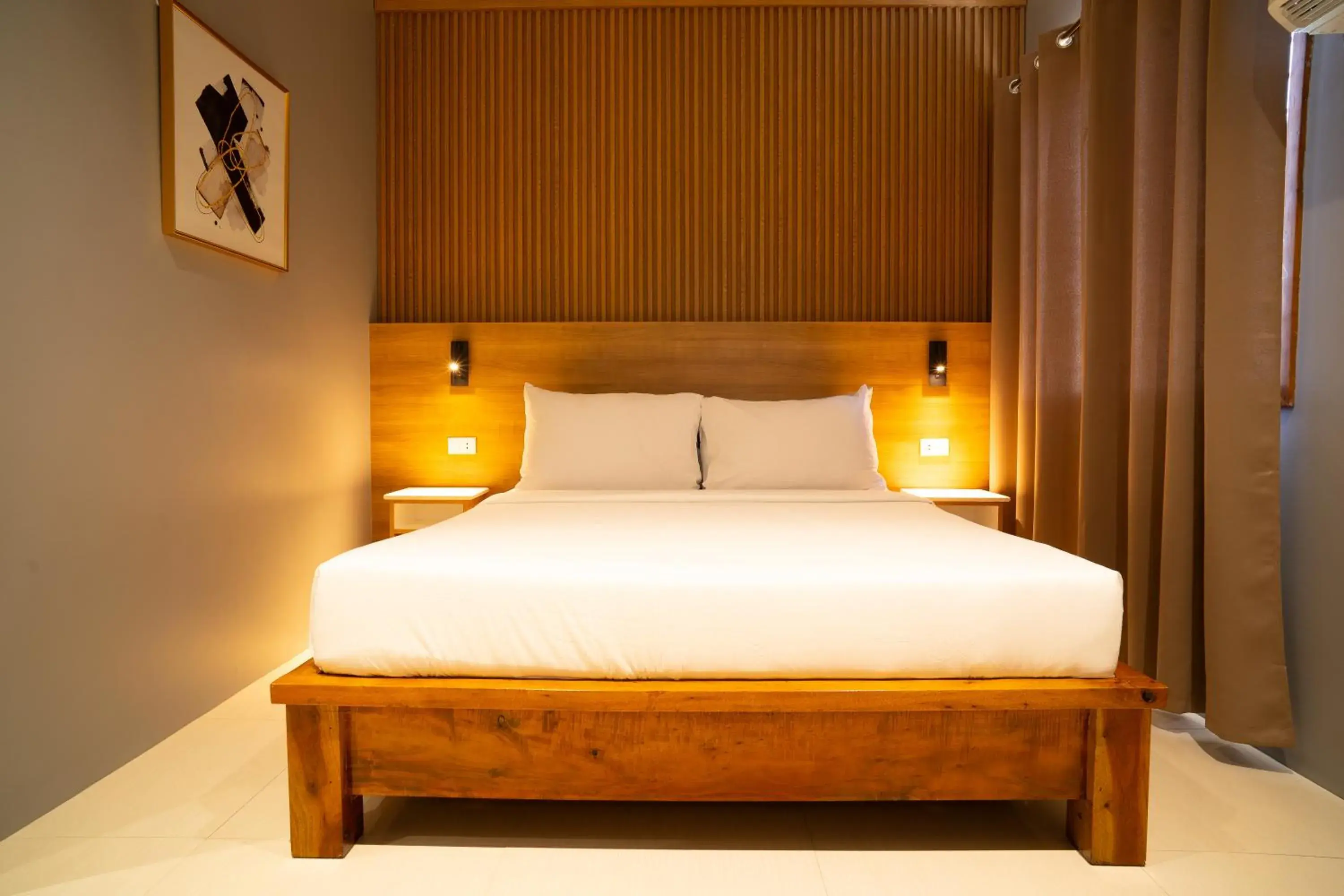 Standard Queen Room in Madonna Hometel and Suites New Pandan Standard Queen Room in Madonna Hometel and Suites New Pandan