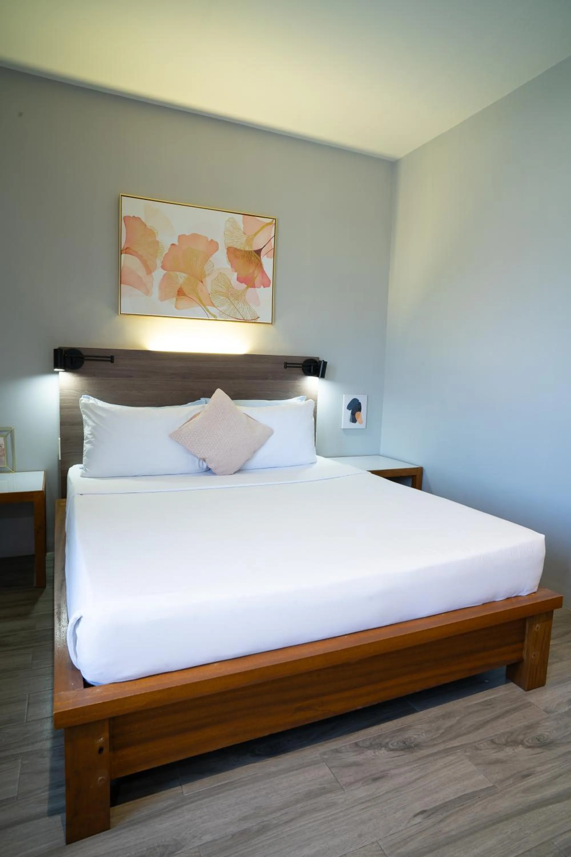 Bed in Madonna Hometel and Suites New Pandan