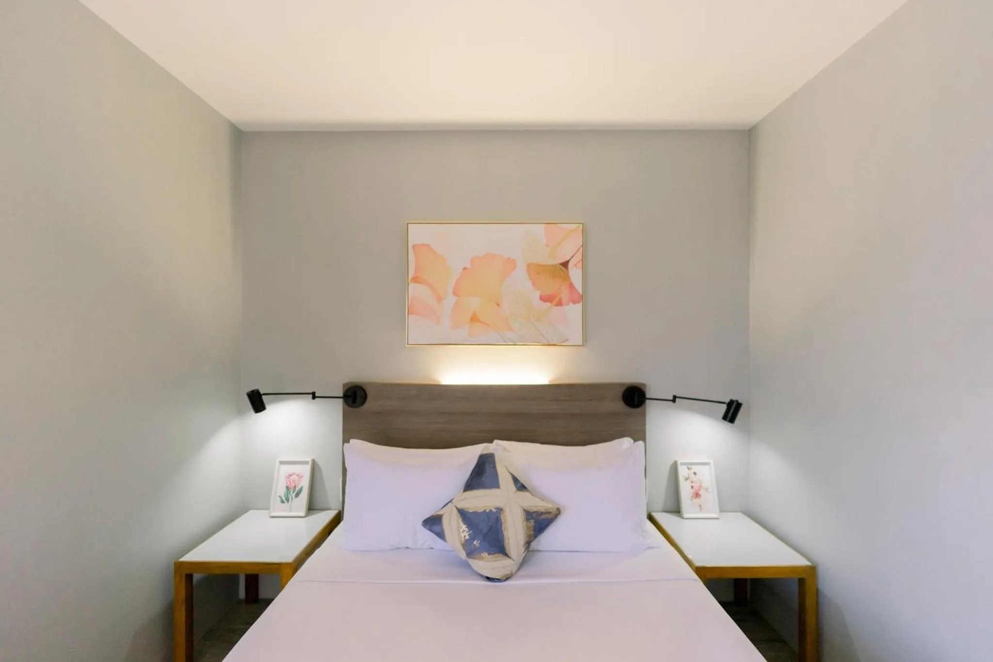 Bed in Madonna Hometel and Suites New Pandan