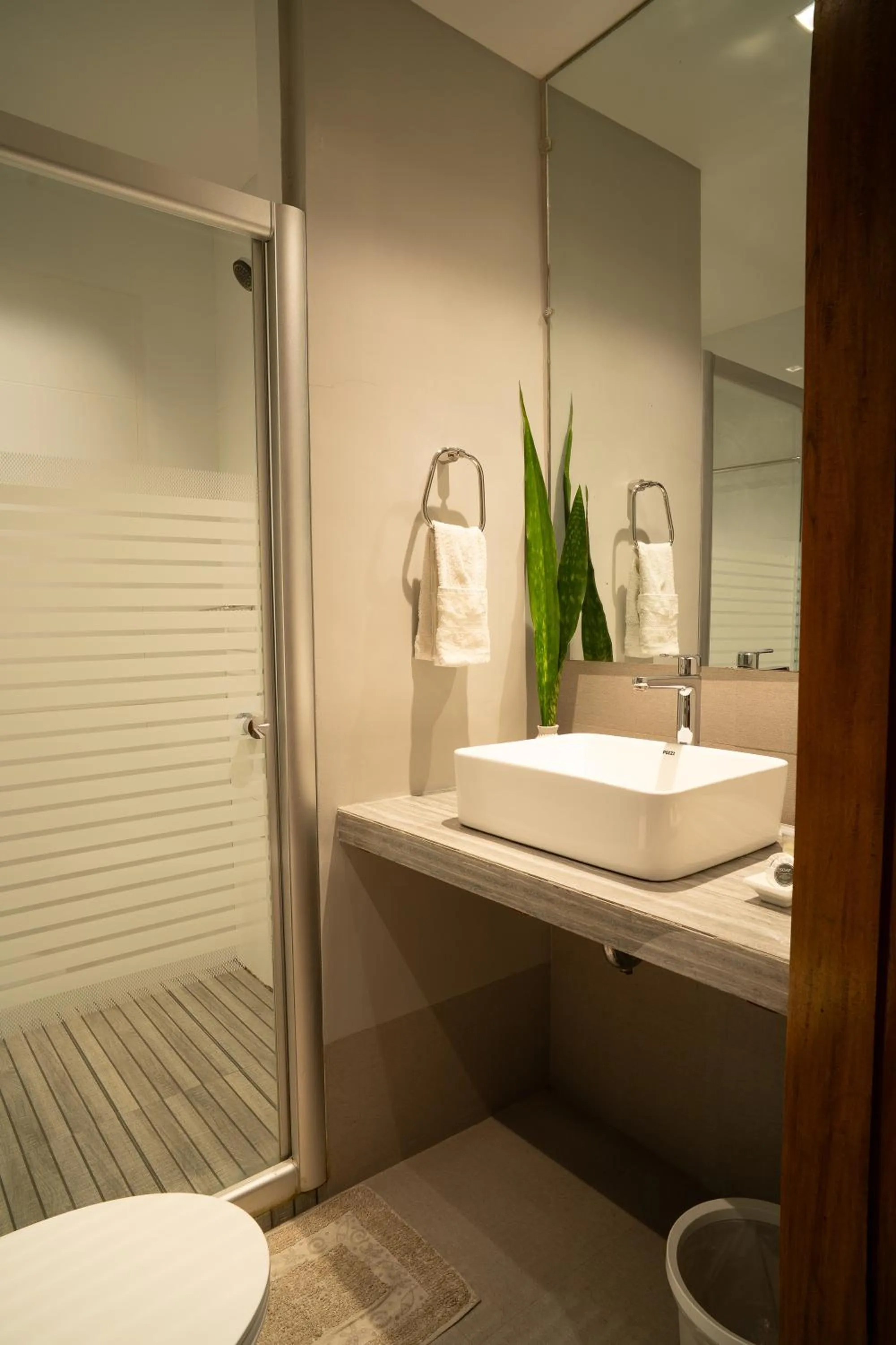 Bathroom in Madonna Hometel and Suites New Pandan
