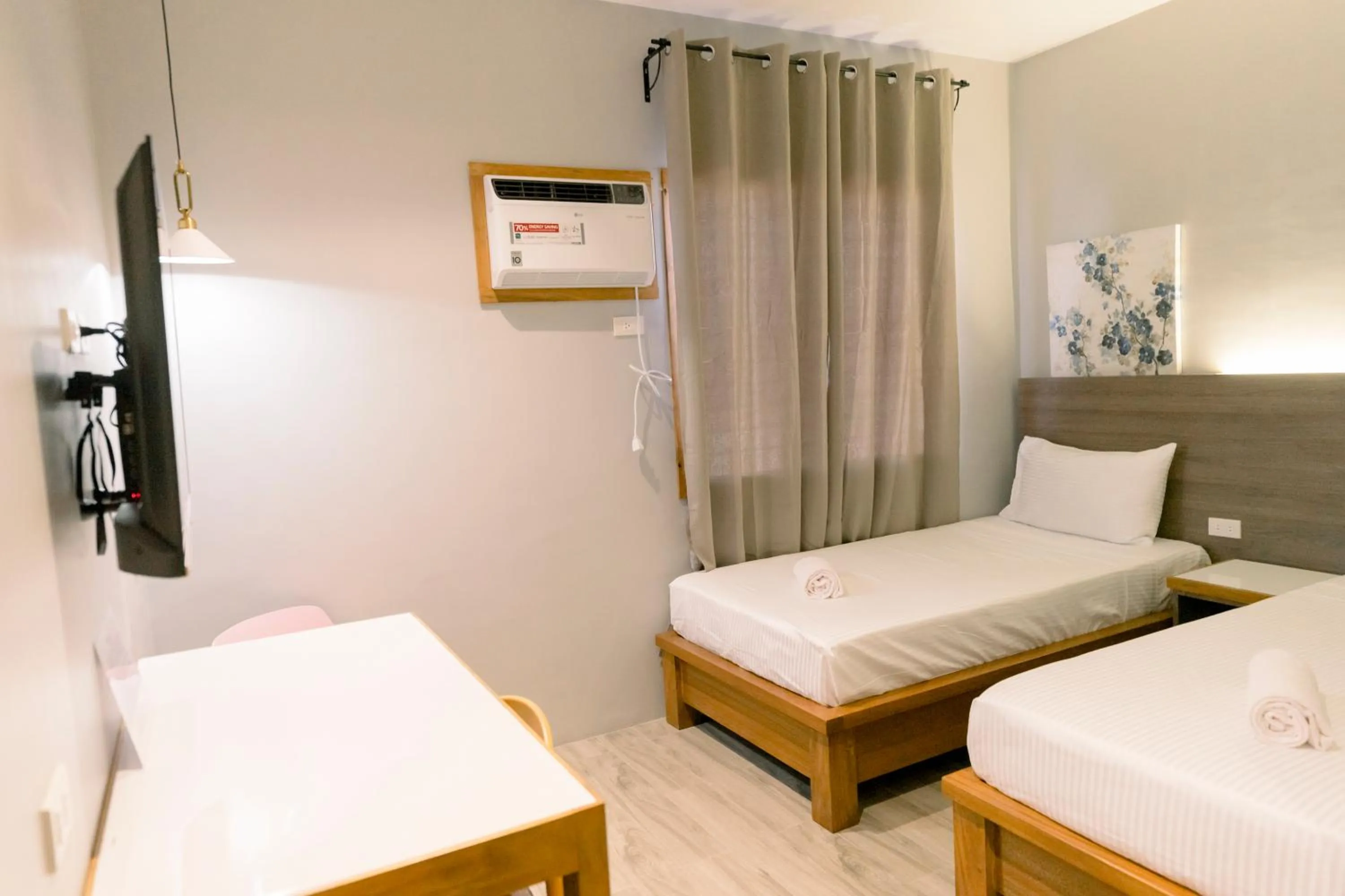 Bed in Madonna Hometel and Suites New Pandan