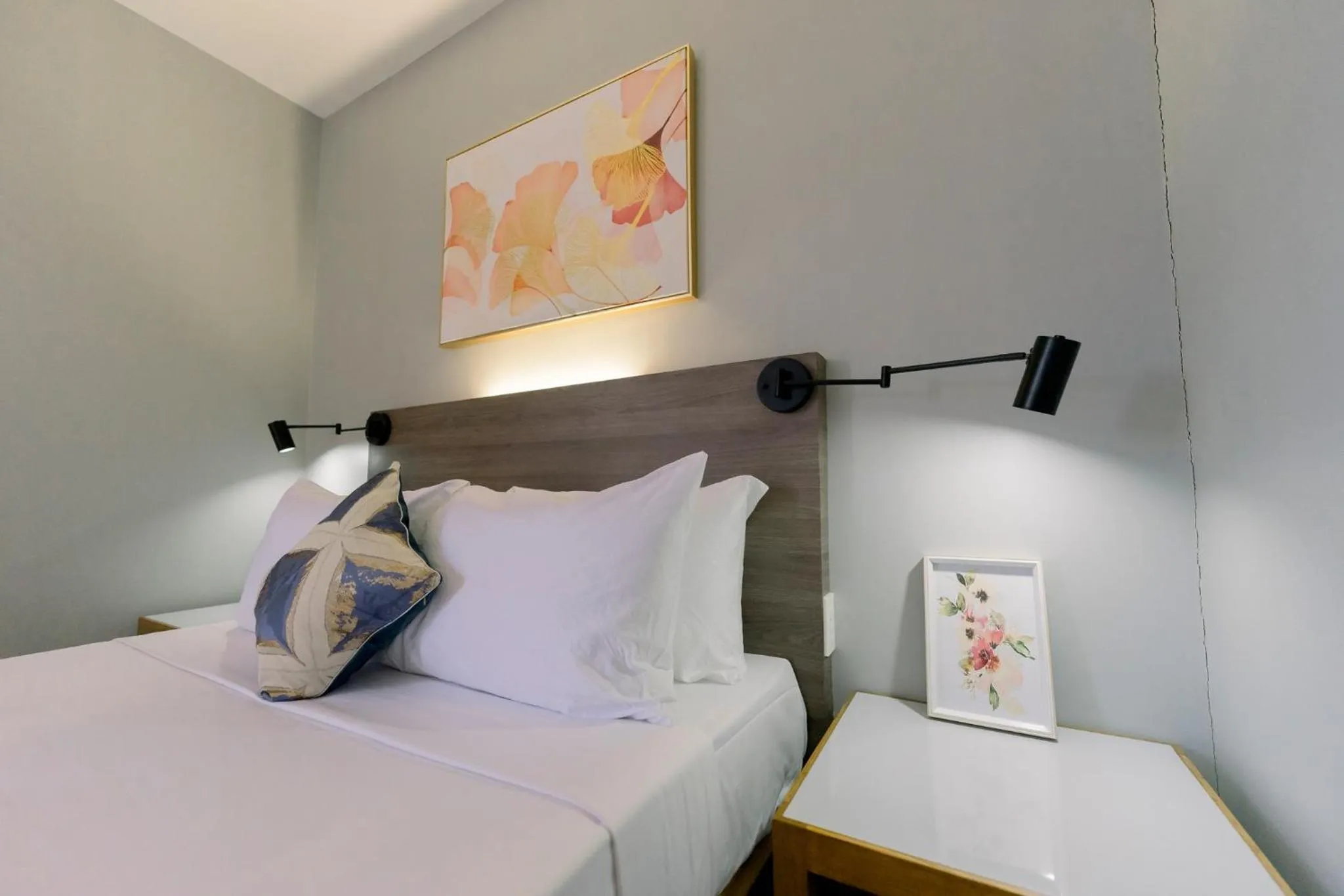 Bed in Madonna Hometel and Suites New Pandan