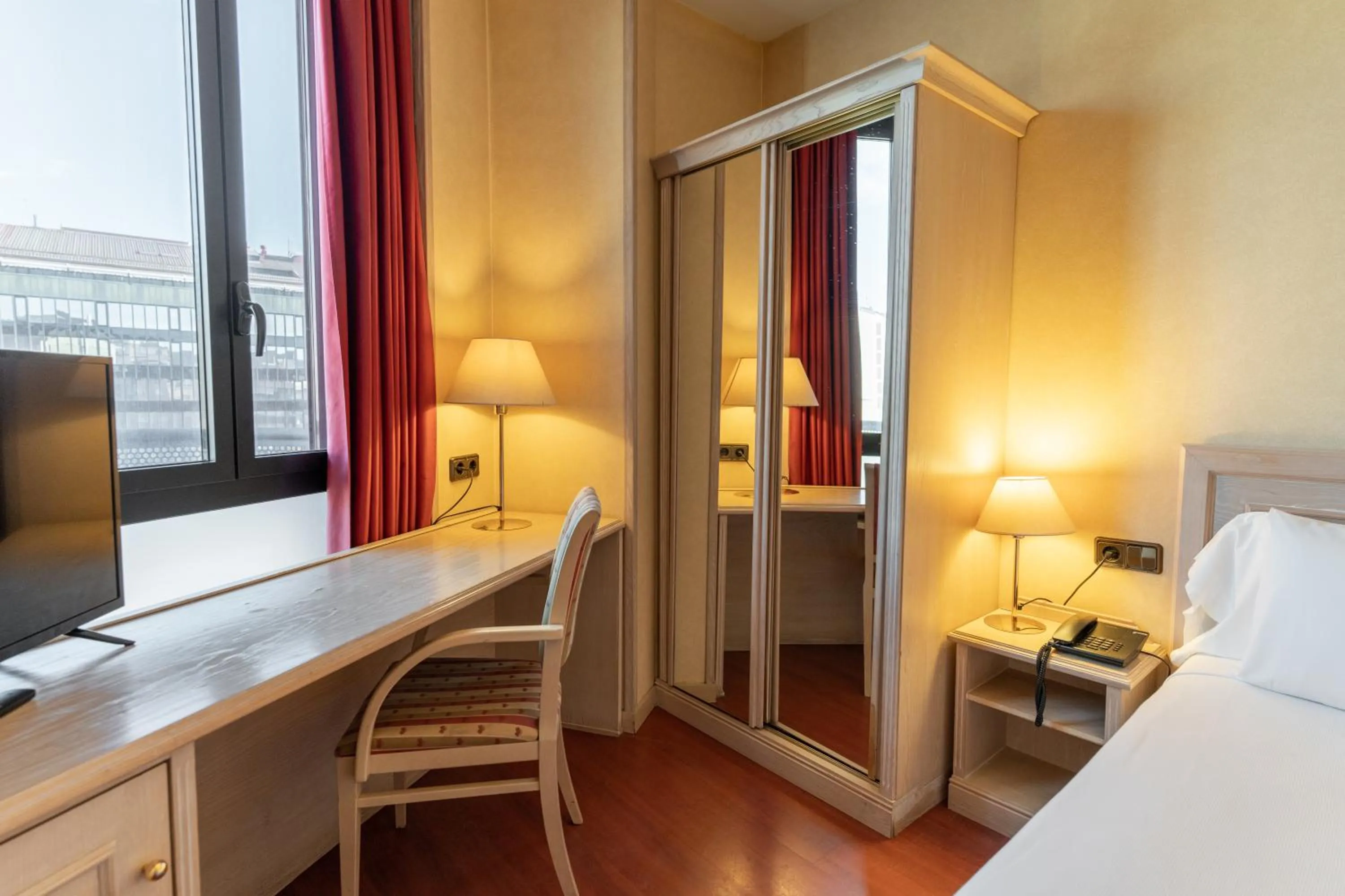 TV and multimedia, Bed in Sunotel Junior