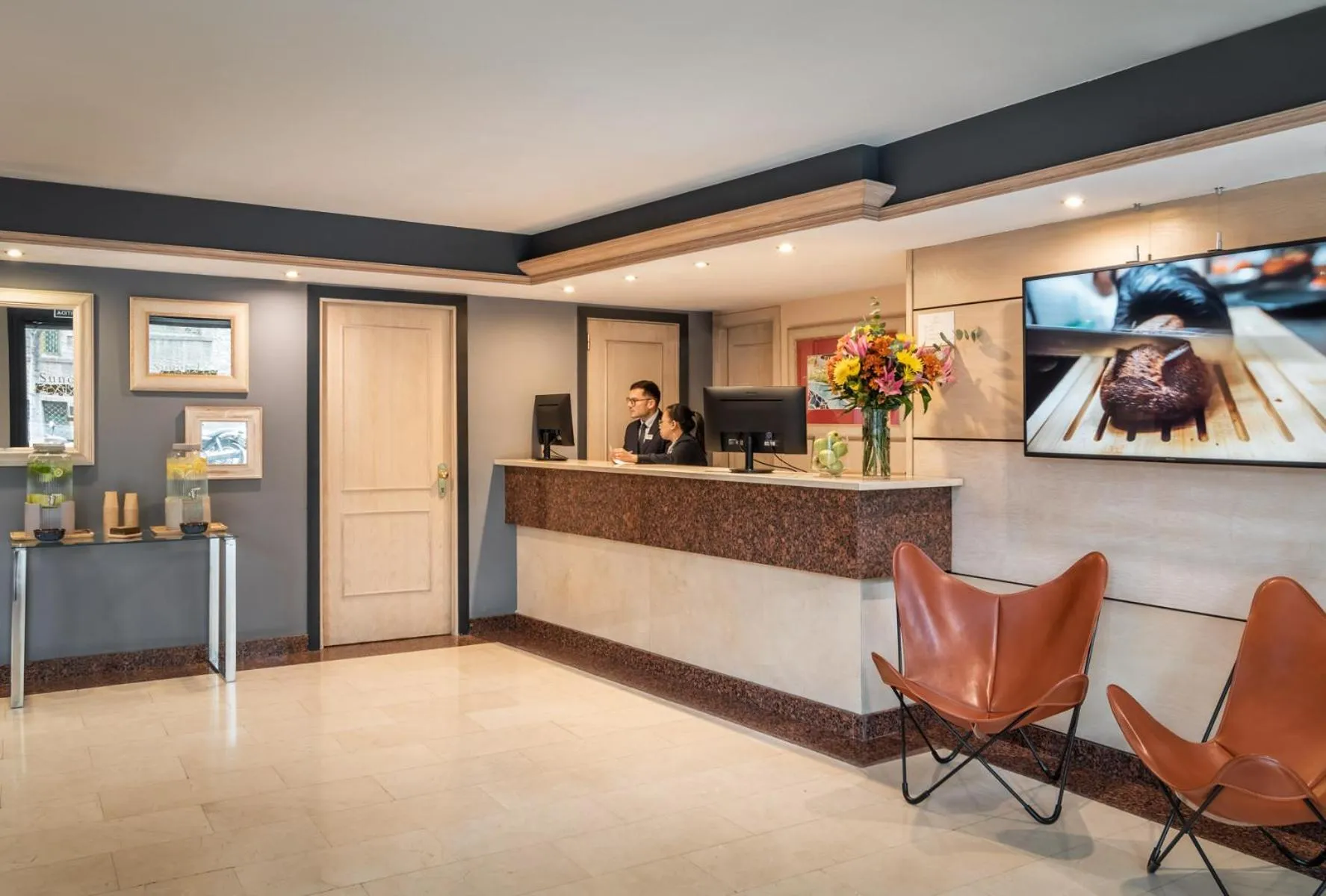 Lobby or reception in Sunotel Junior