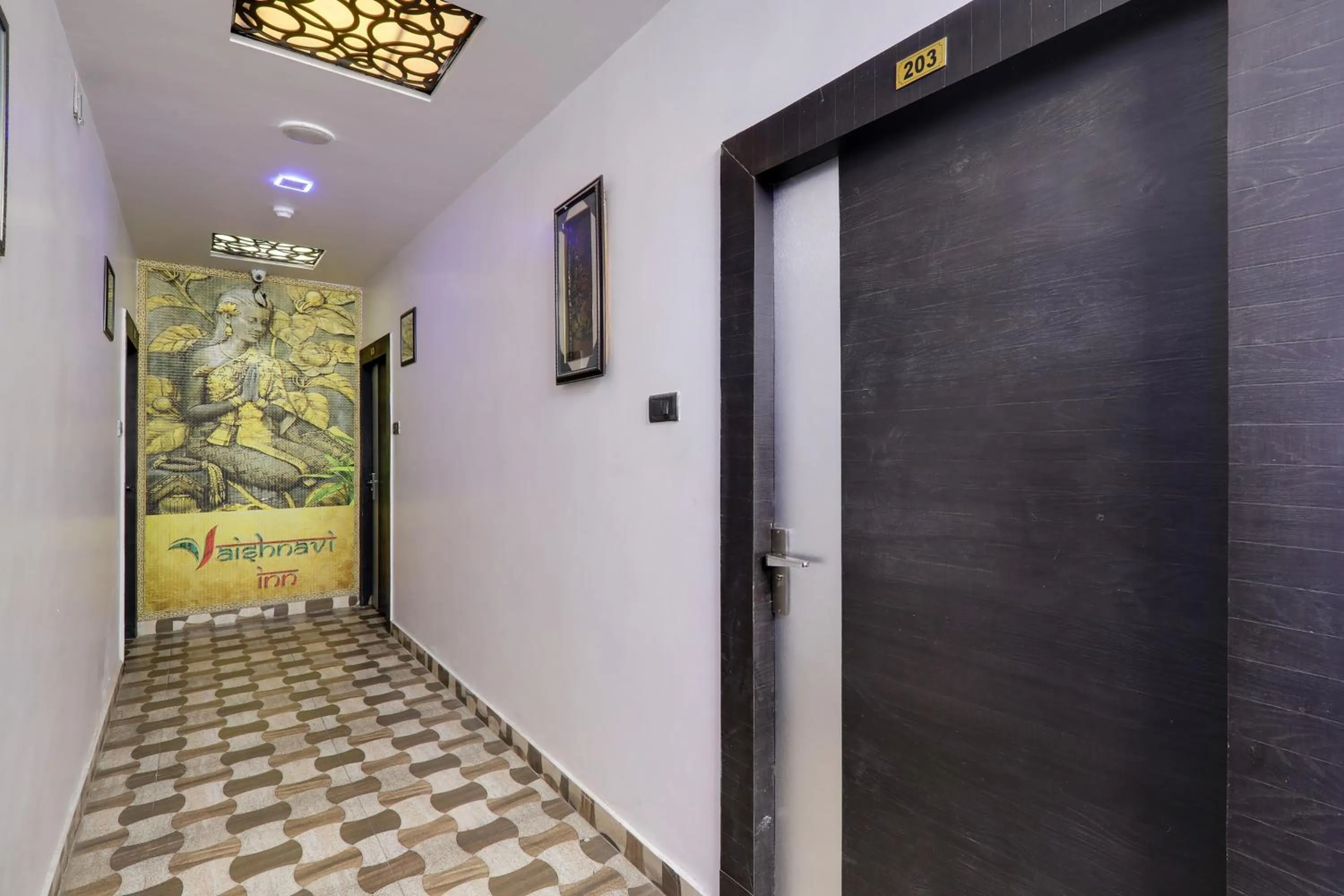 Lobby or reception in Super Townhouse Hotel Vaishnavi Inn