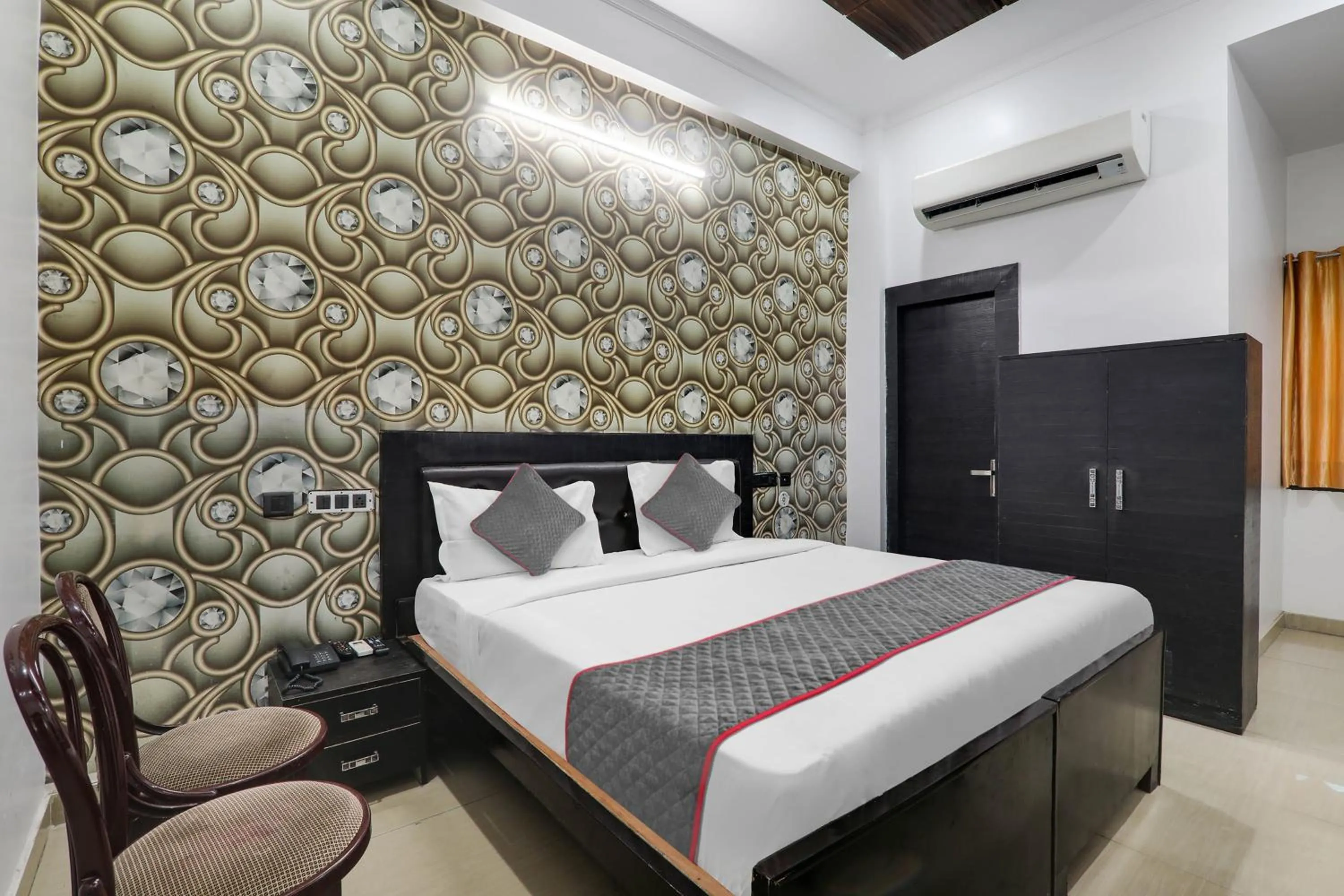 Bedroom, Bed in Super Townhouse Hotel Vaishnavi Inn