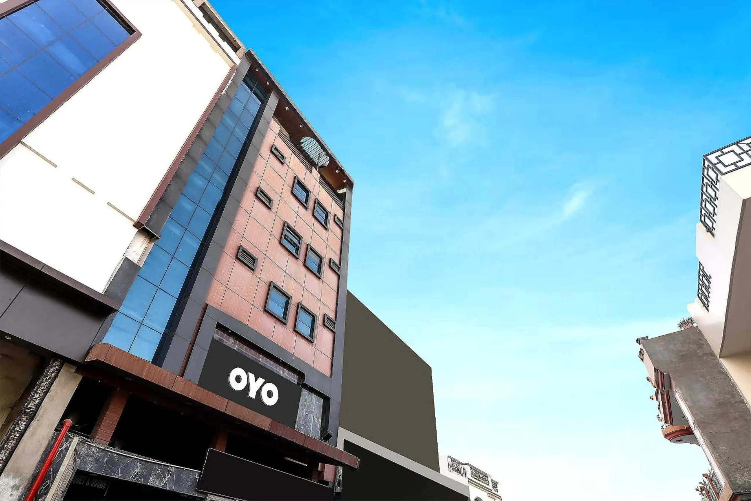 Facade/entrance in Super Townhouse Hotel Vaishnavi Inn