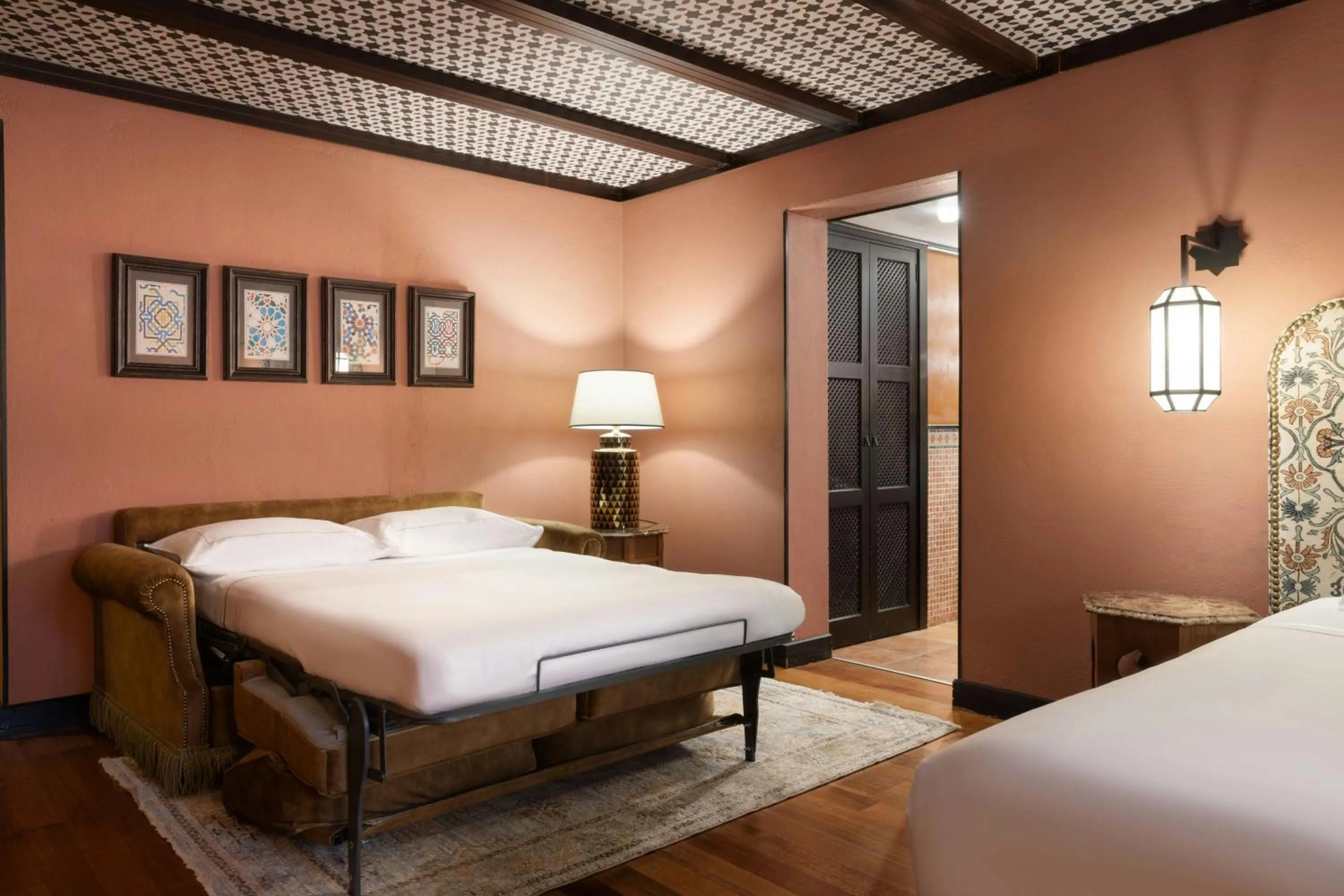 Photo of the whole room, Bed in Hotel Palacio de Santa Paula, Autograph Collection