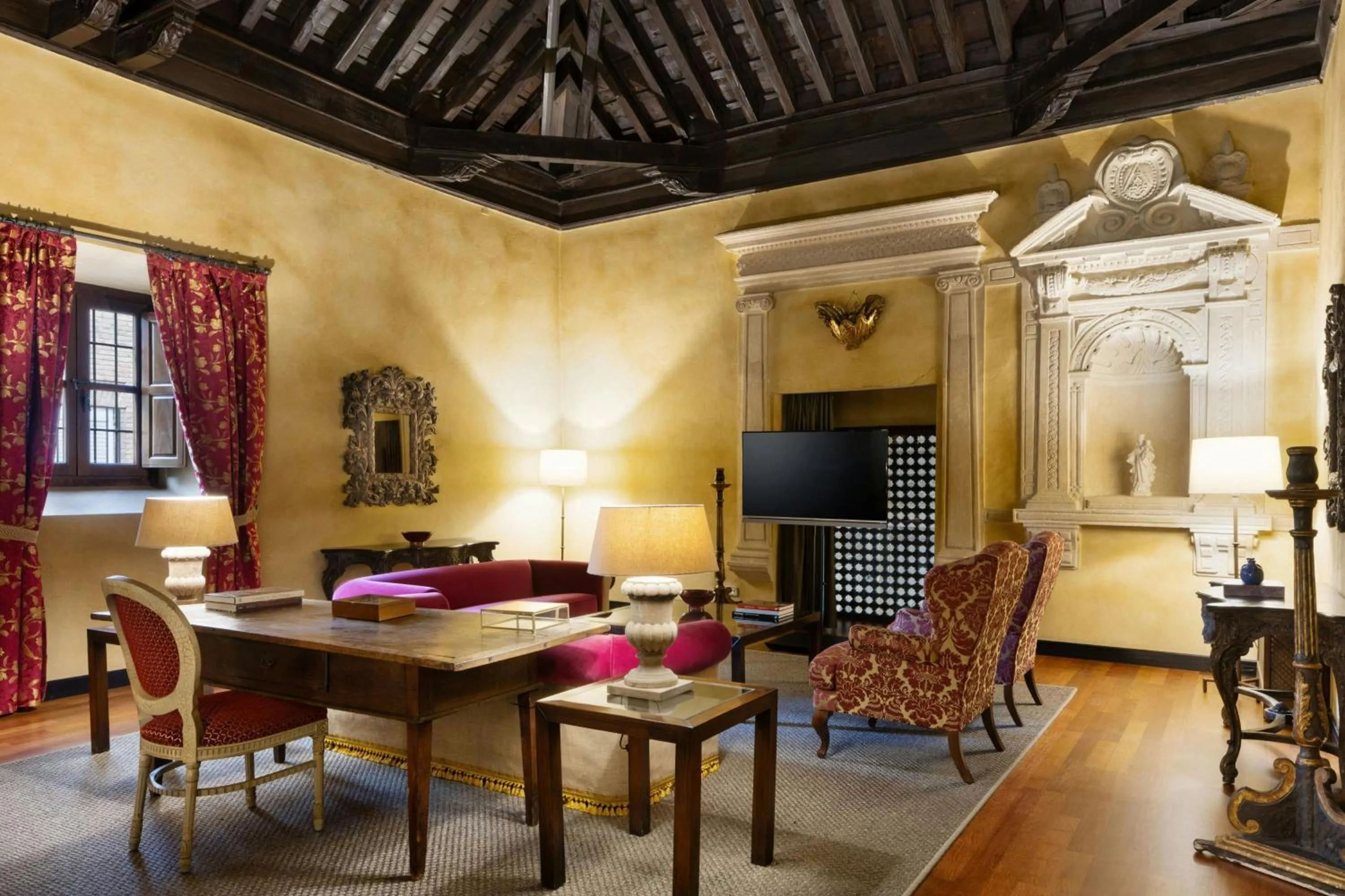 Photo of the whole room in Hotel Palacio de Santa Paula, Autograph Collection