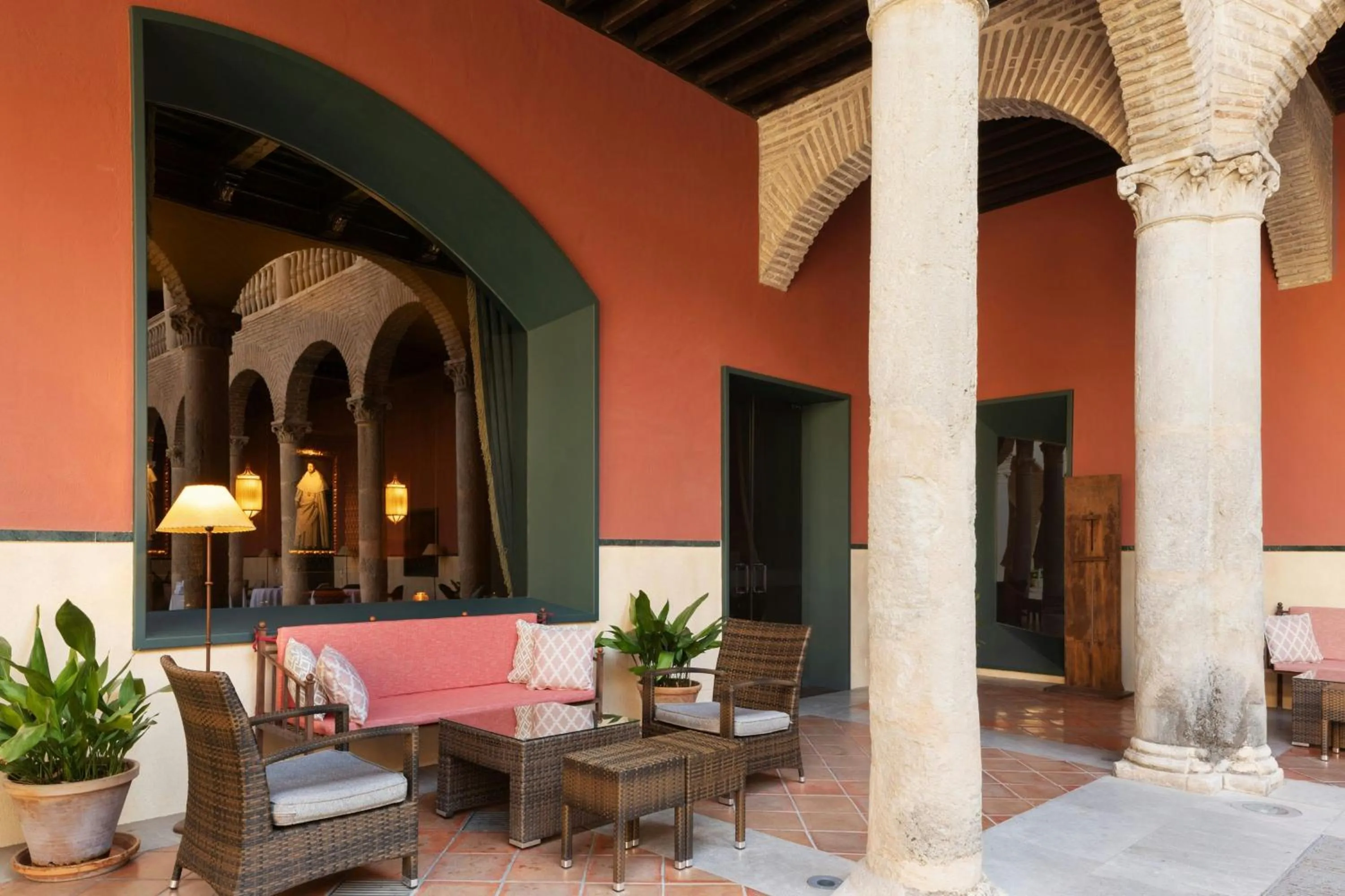 Lounge or bar in Hotel Palacio de Santa Paula, Autograph Collection
